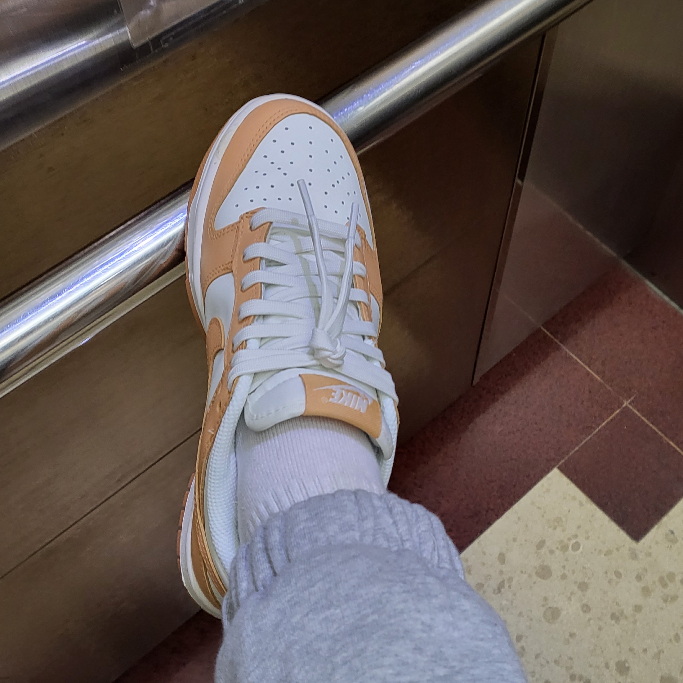 (W) Nike Dunk Low Harvest Moon 착용 스타일 - 3