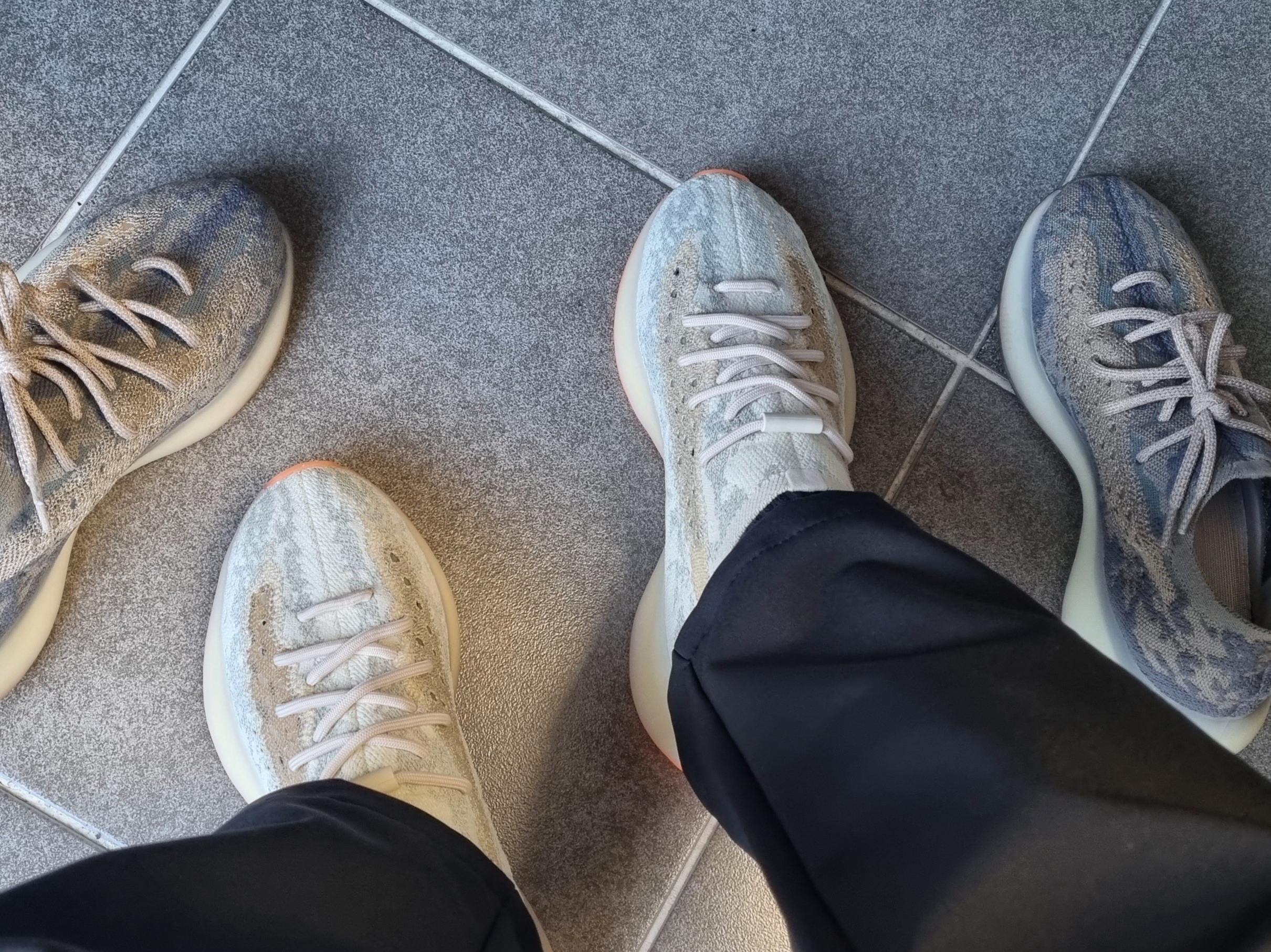 Adidas Yeezy Boost 380 Yecoraite - Reflective 착용 스타일 - 1