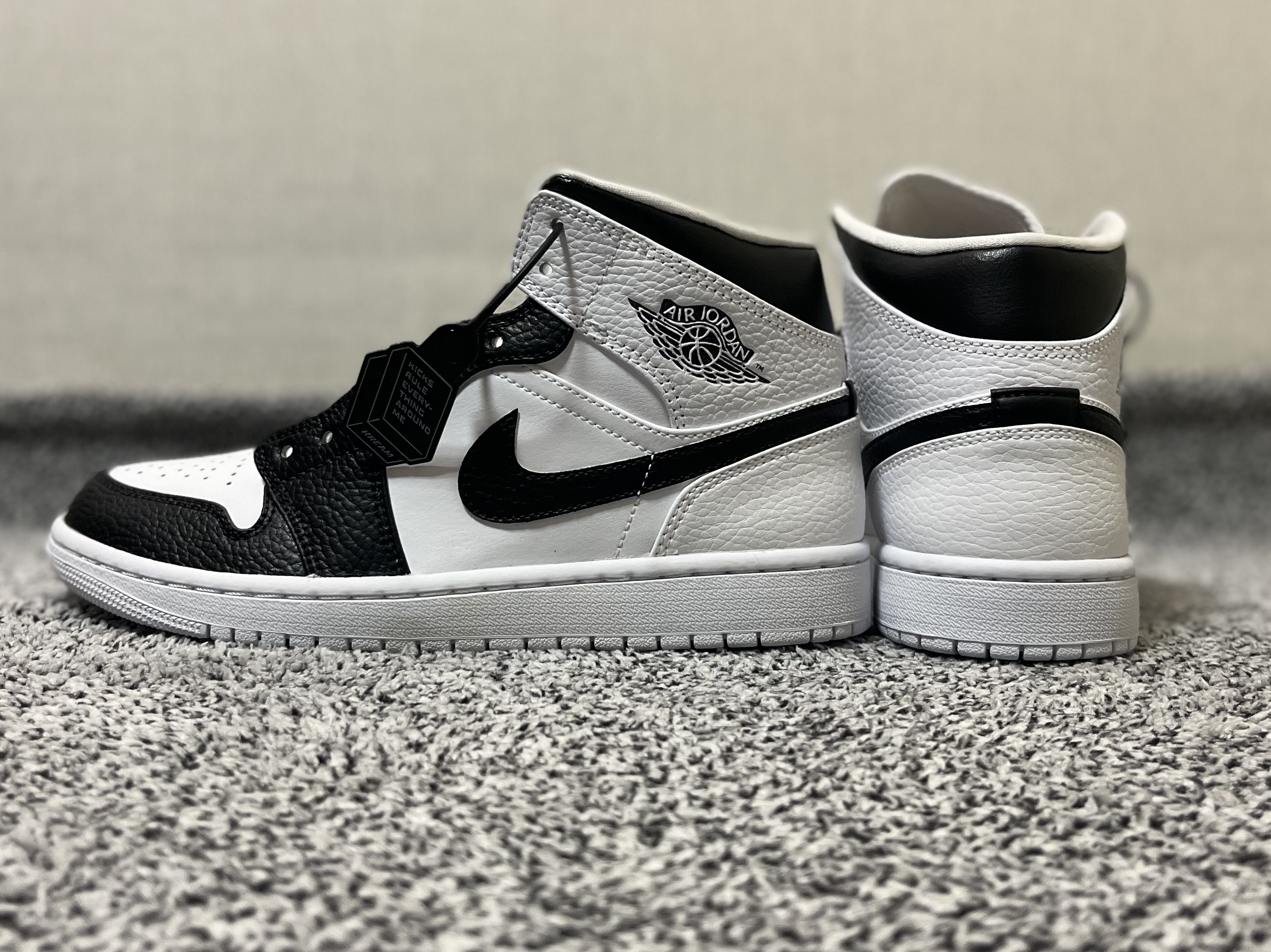 Jordan 1 Mid Triple White 착용 스타일 - 2