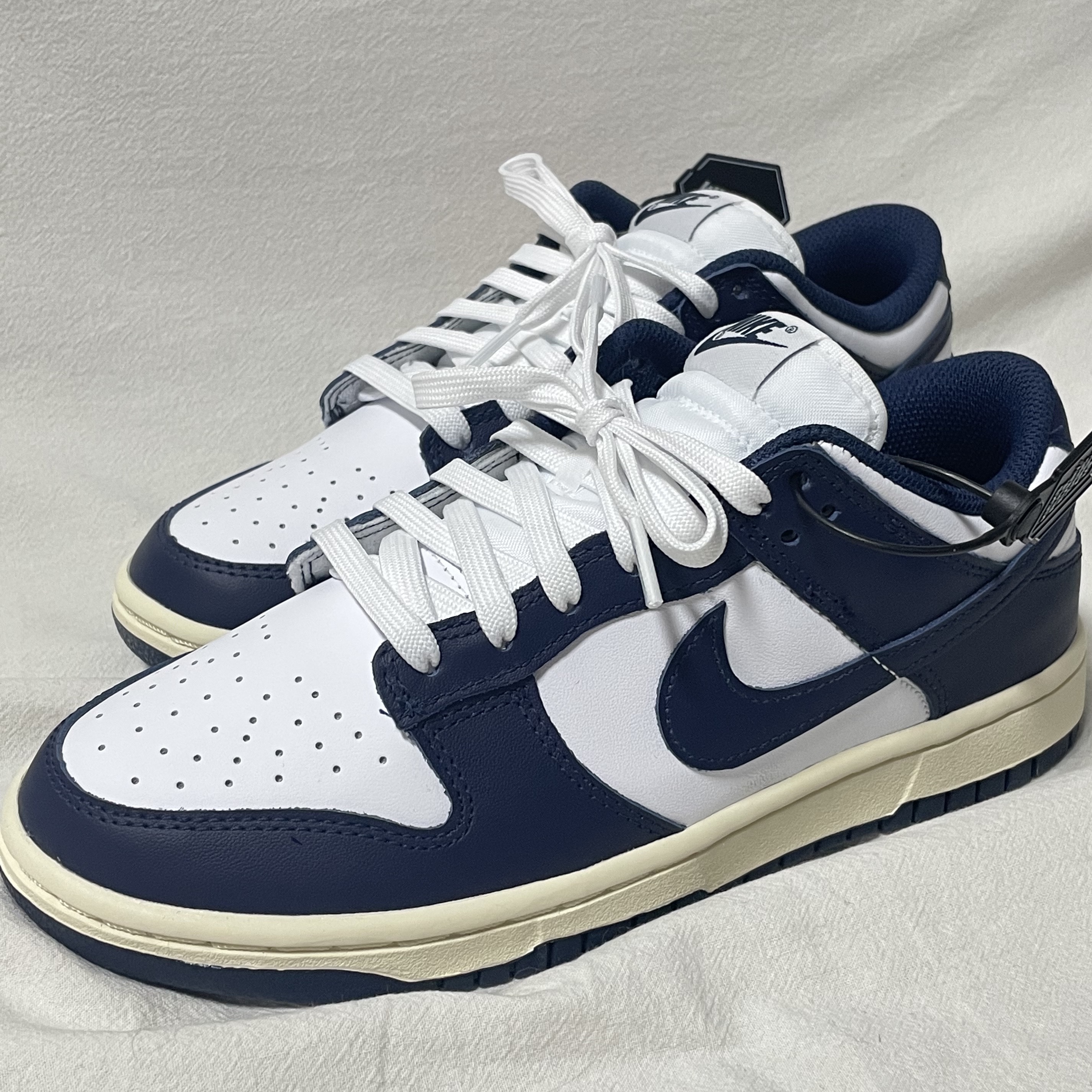 (W) Nike Dunk Low Vintage Midnight Navy 착용 스타일