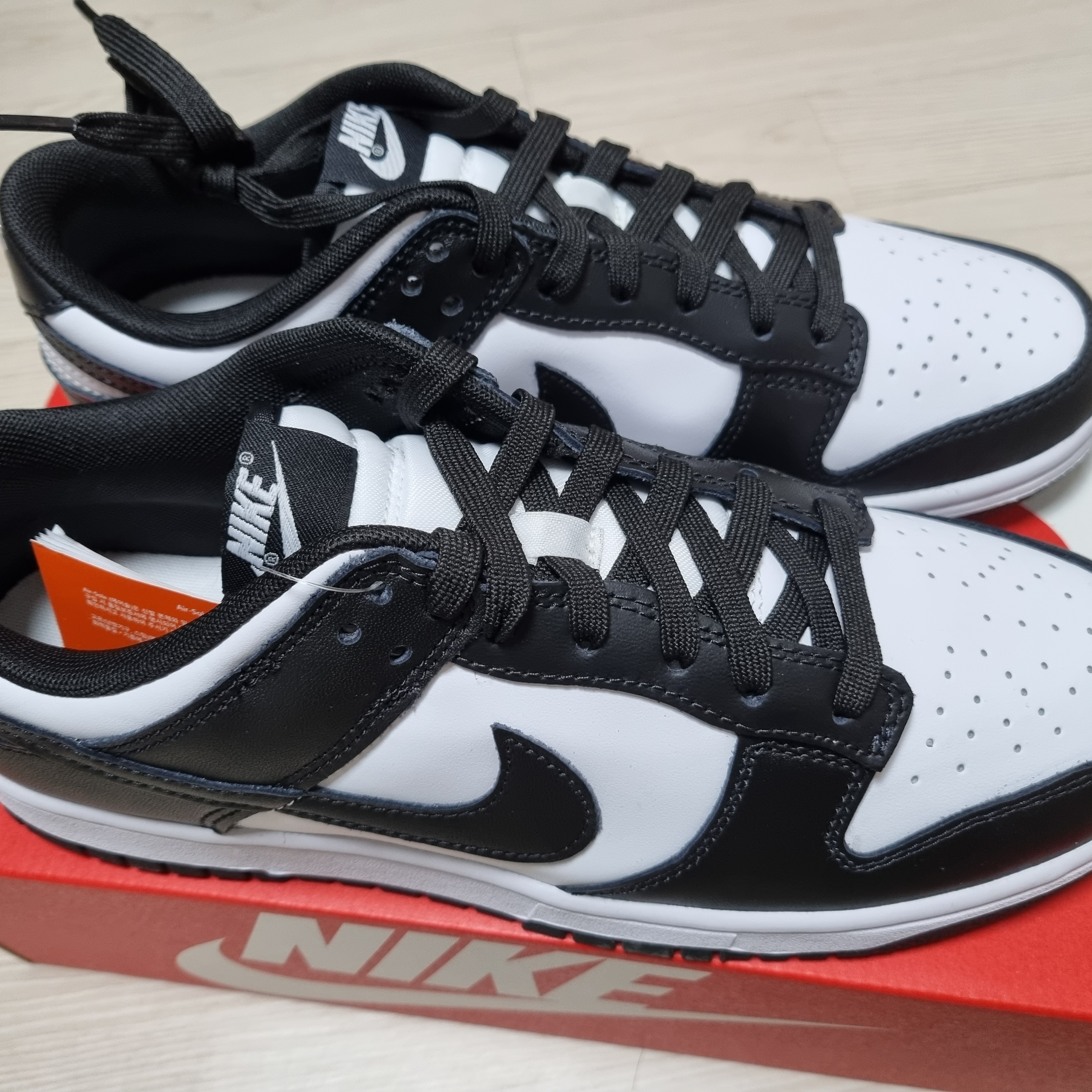 Nike Dunk Low Retro Black 착용 스타일