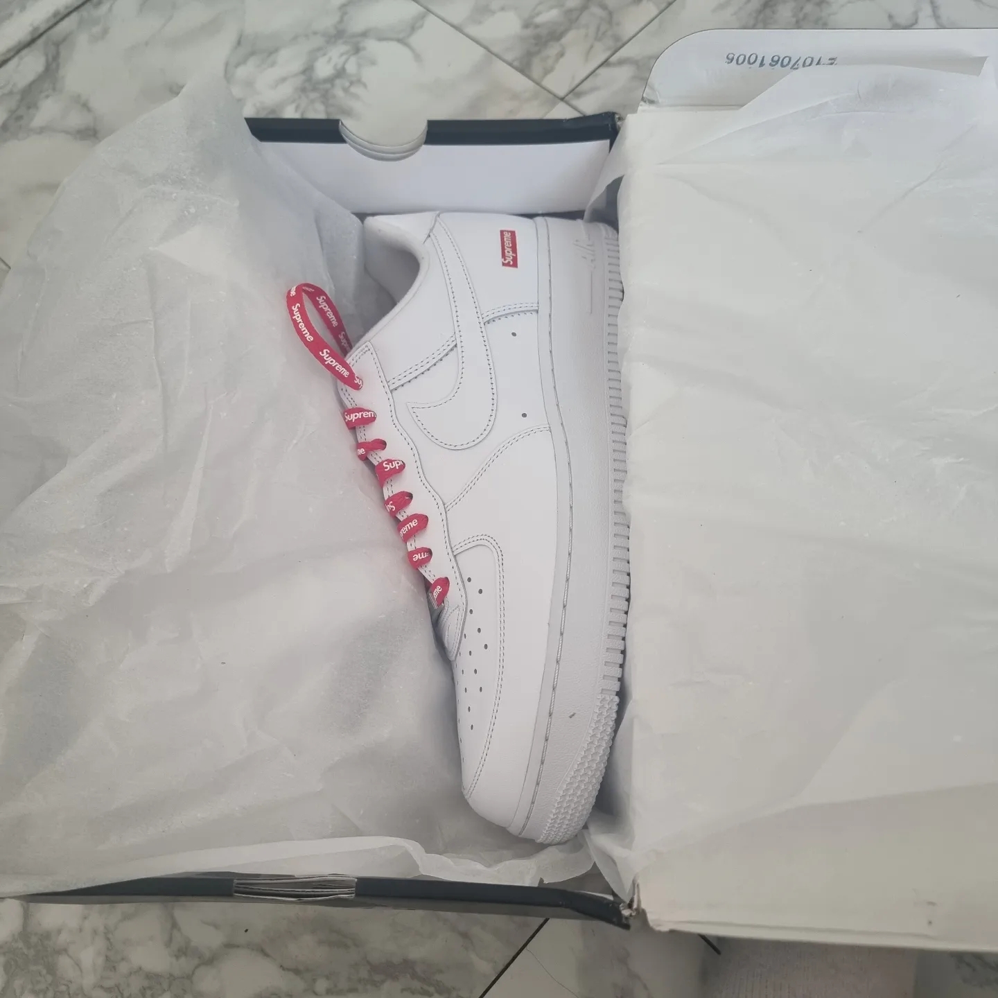 Nike x Supreme Air Force 1 Low White 착용 스타일 - 2