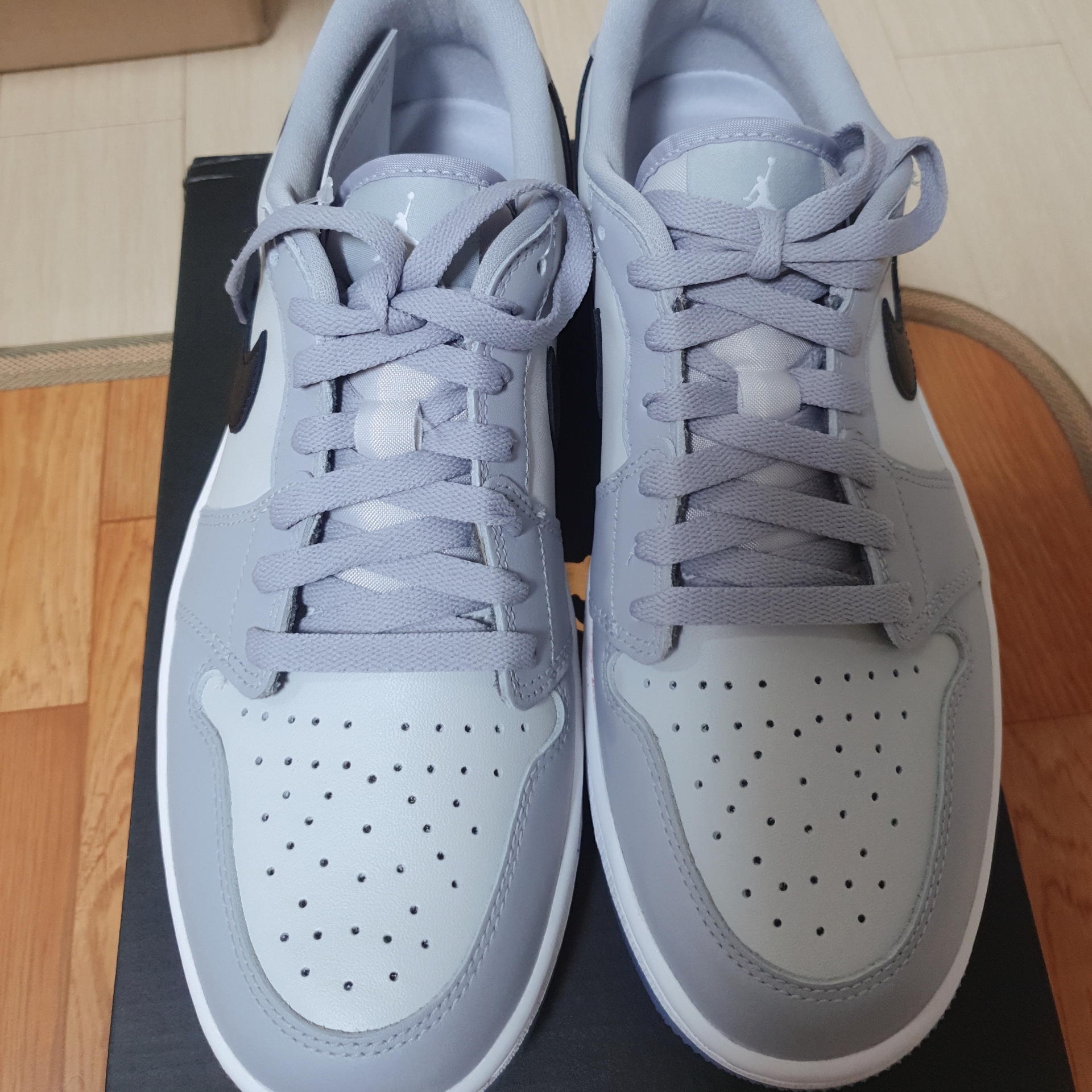 Jordan 1 Low Golf Wolf Grey 착용 스타일 - 2