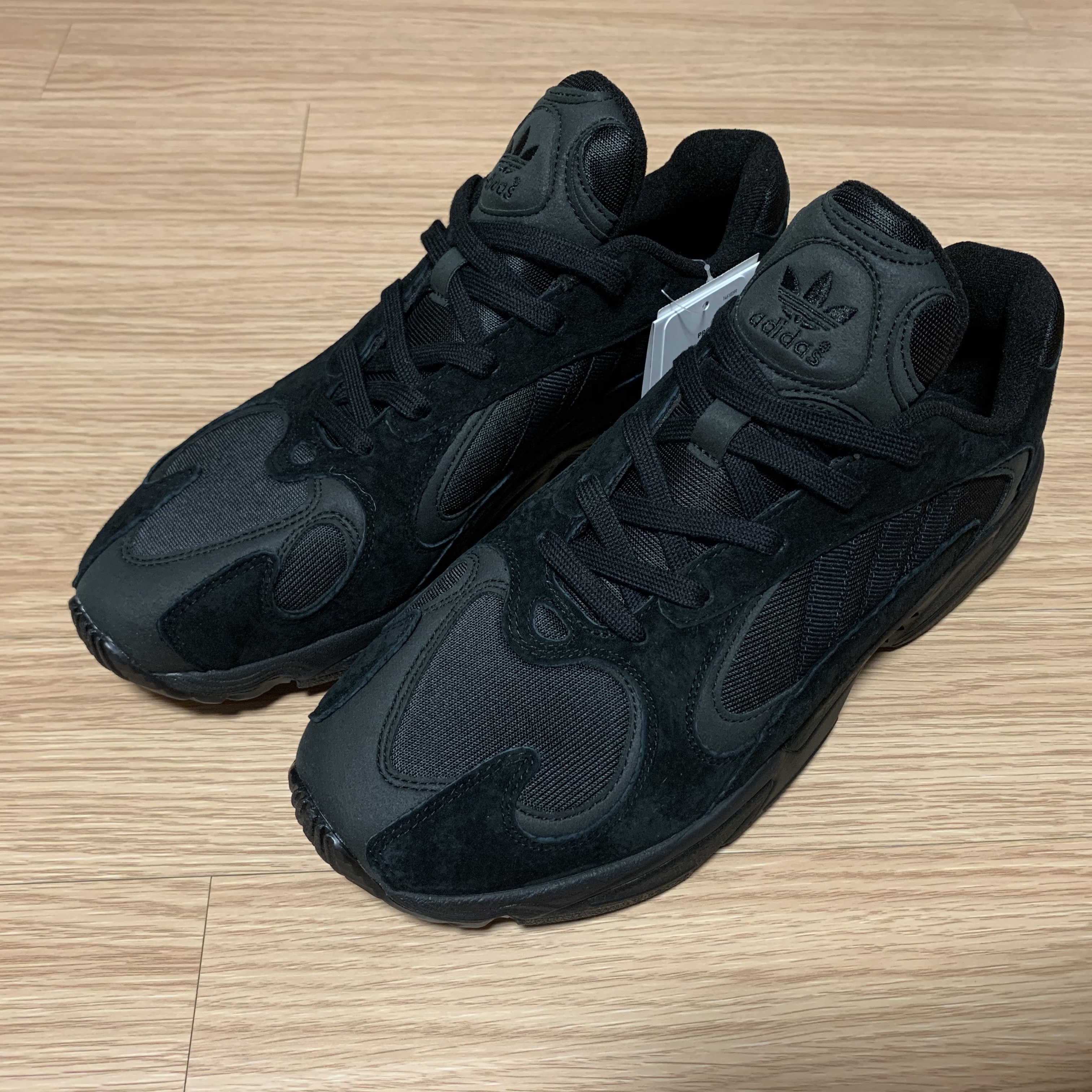 Adidas Yung-1 Triple Black 착용 스타일 - 1