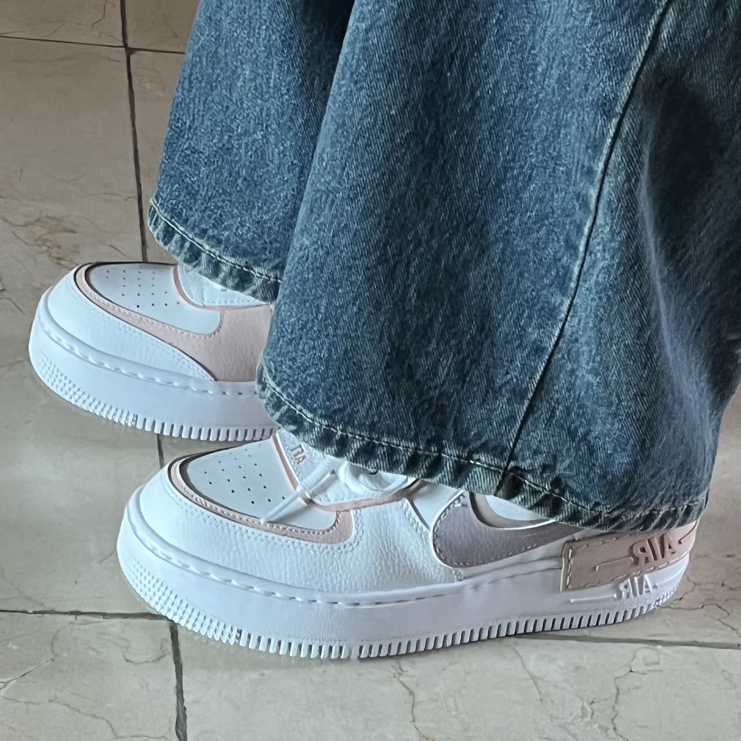 (W) Nike Air Force 1 Shadow White Pink Oxford 착용 스타일 - 2
