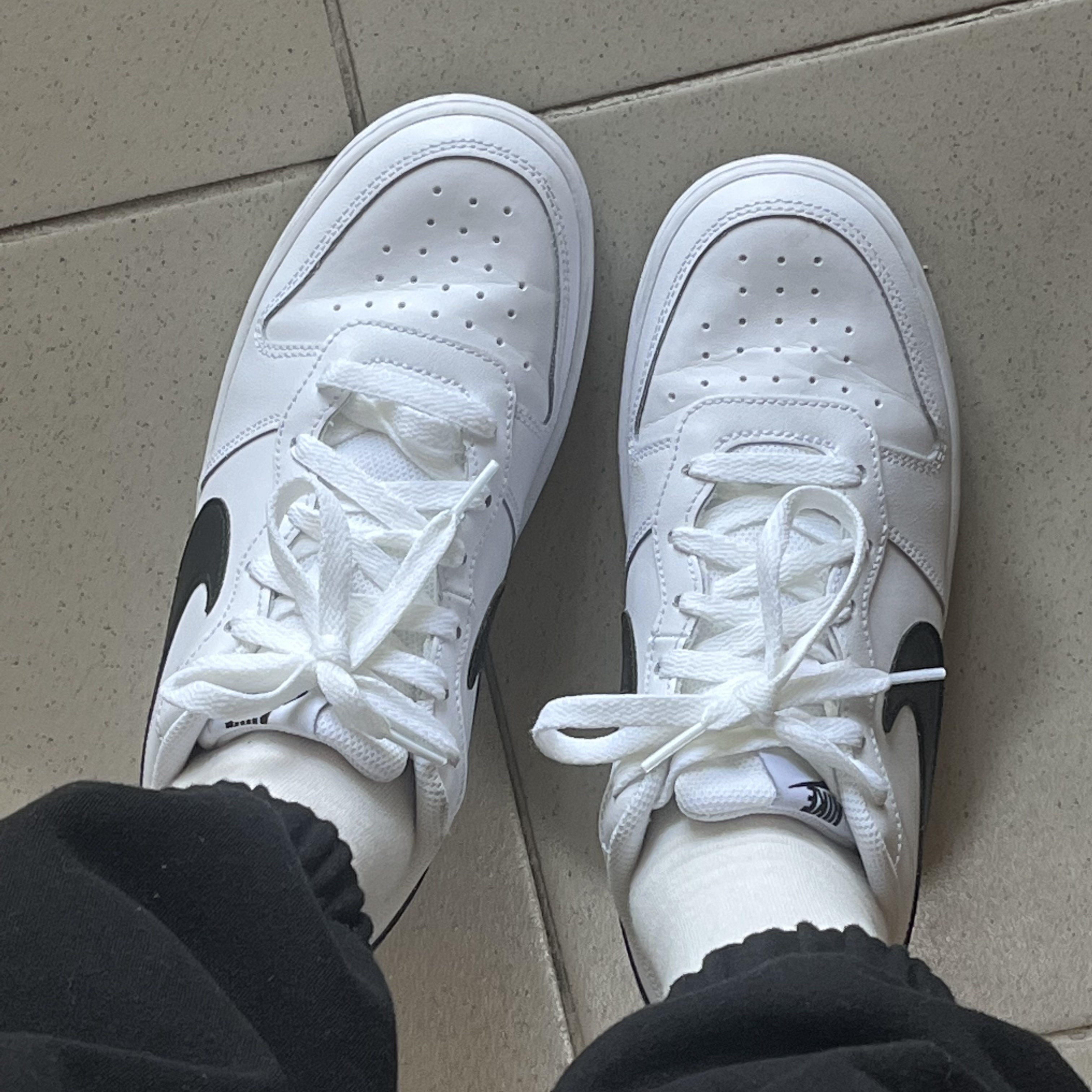 (GS) Nike Court Borough Low 2 White Black 착용 스타일