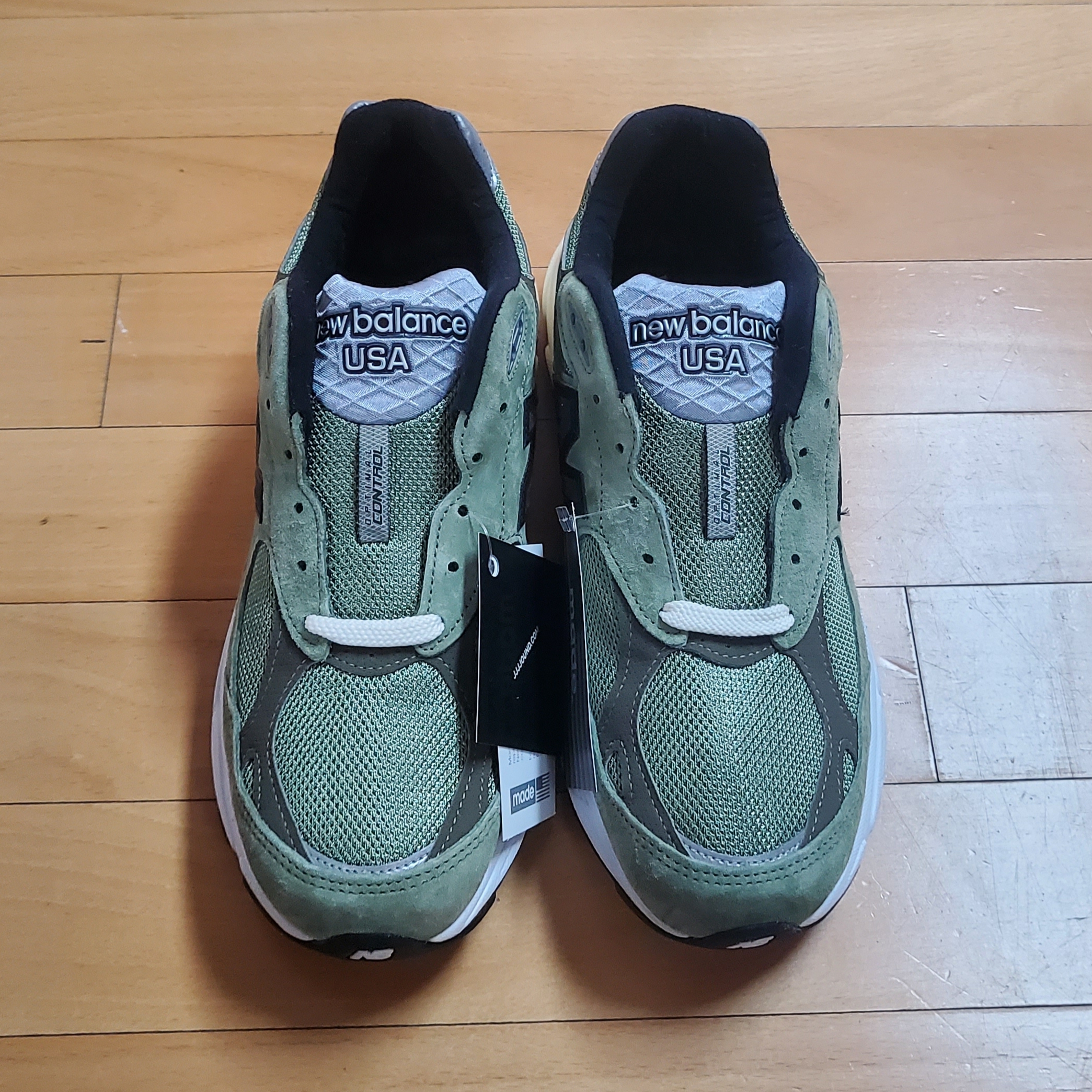 New Balance x JJJJound 990v3 Olive 착용 스타일 - 2