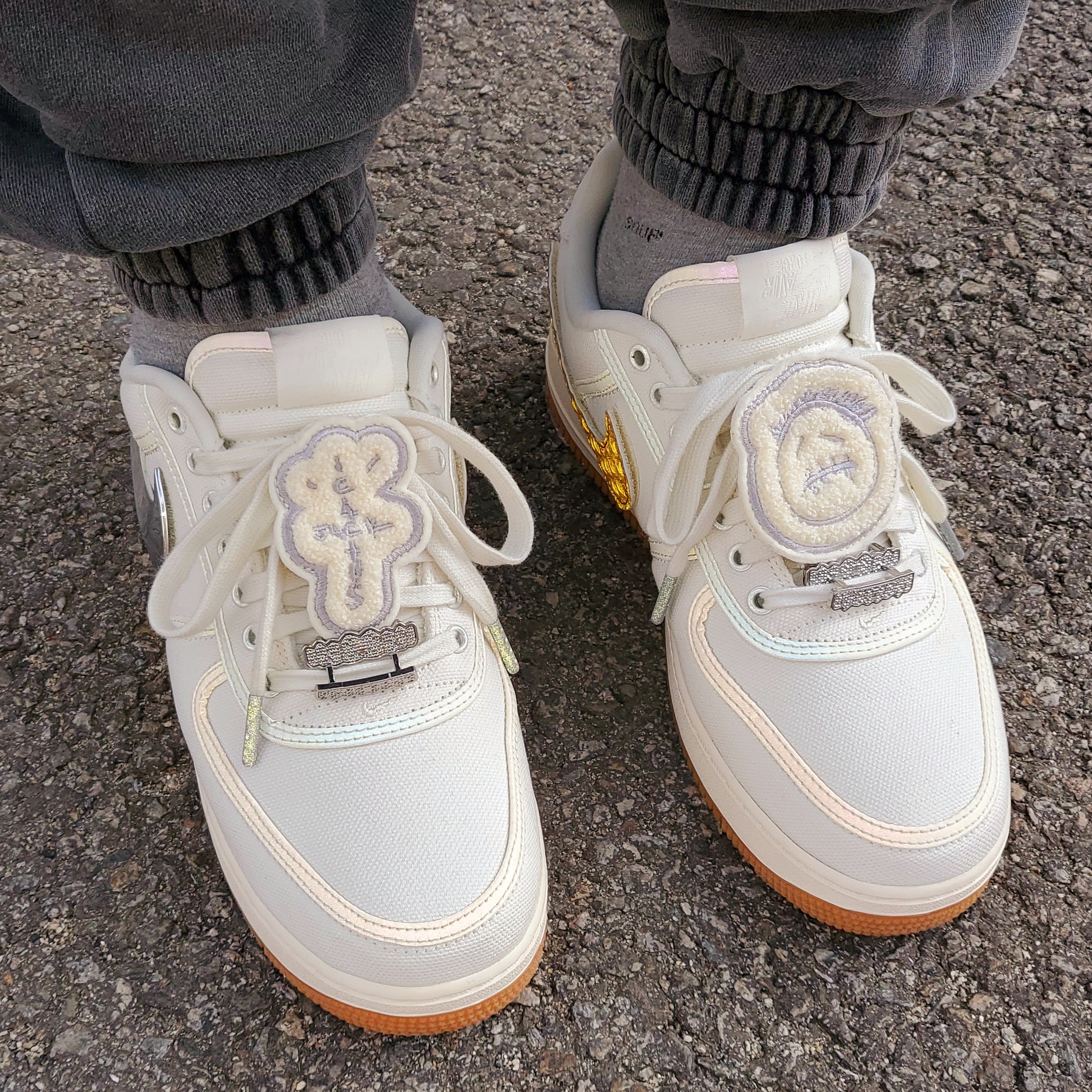 Nike x Travis Scott Air Force 1 Low Sail 착용 스타일 - 2