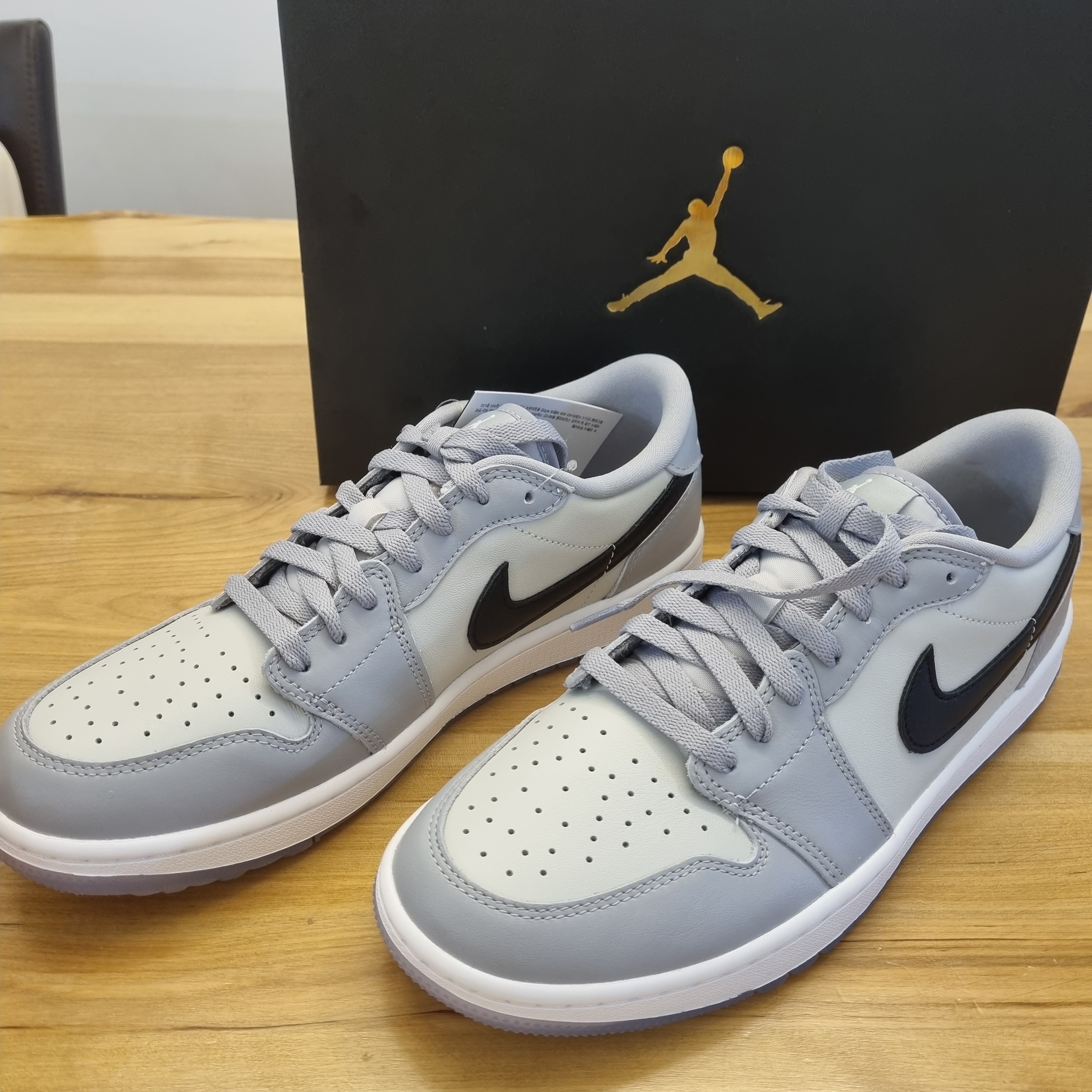 Jordan 1 Low Golf Wolf Grey 착용 스타일 - 2