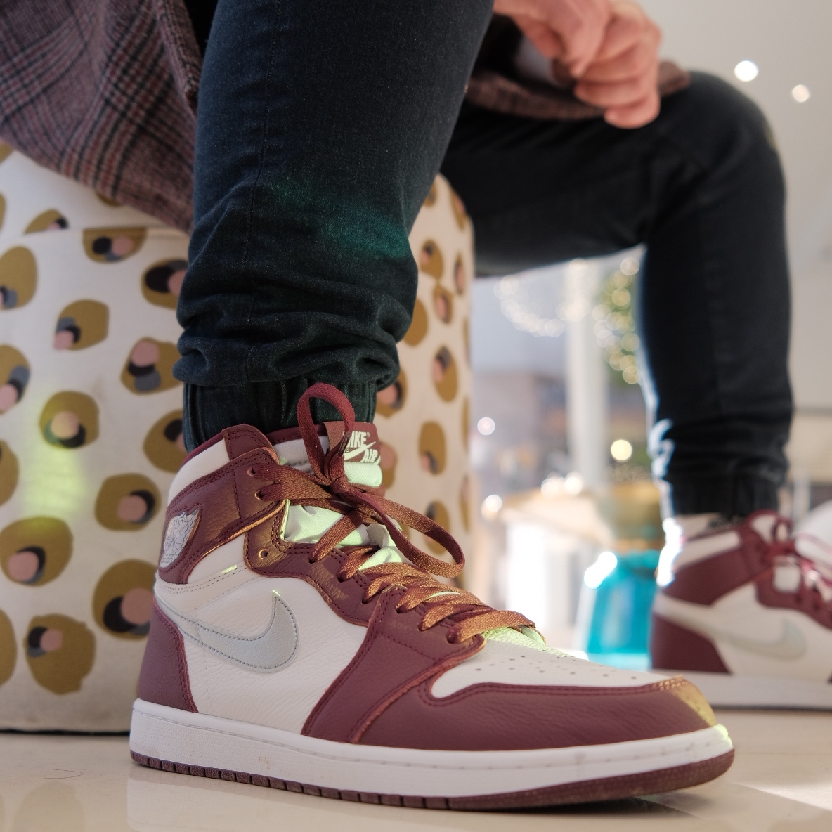Jordan 1 Retro High OG Bordeaux, (GS) Jordan 1 Retro High OG Bordeaux 착용 스타일 - 2