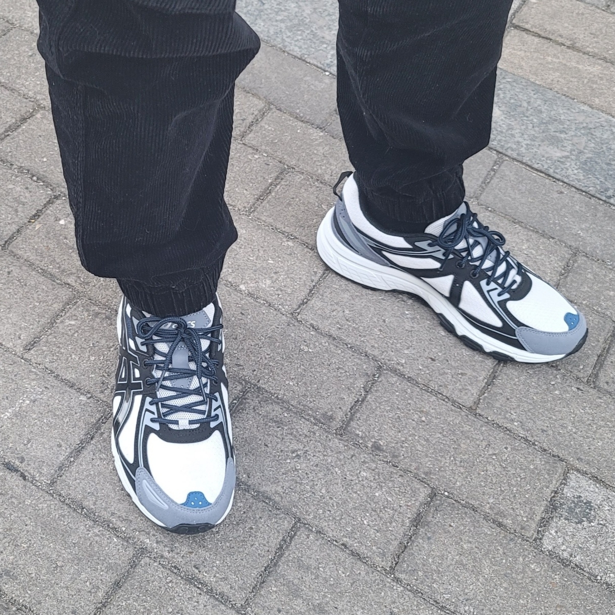 Asics Gel-Venture 6 SPS Glacier Grey 착용 스타일 - 1