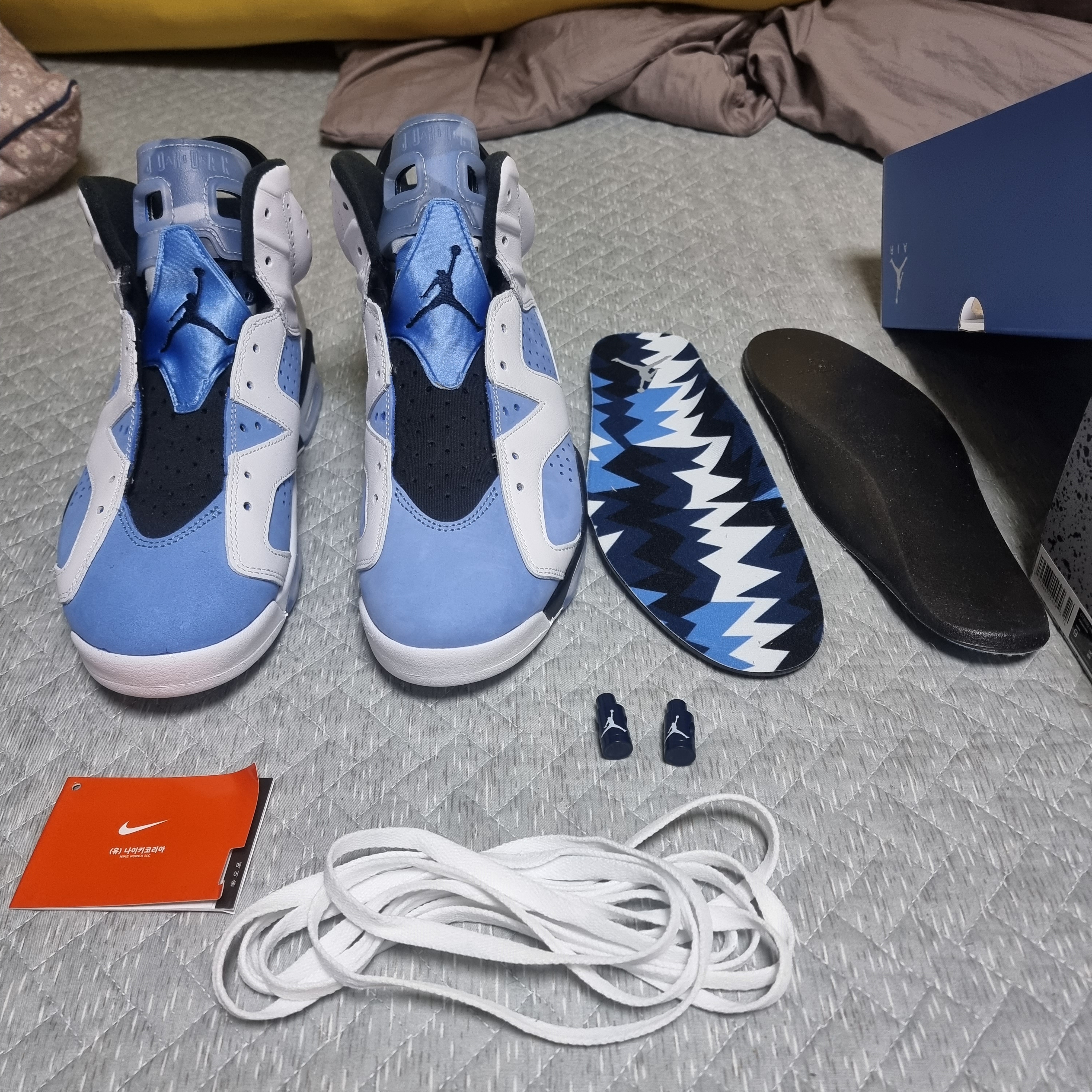 Jordan 6 Retro University Blue 착용 스타일 - 2
