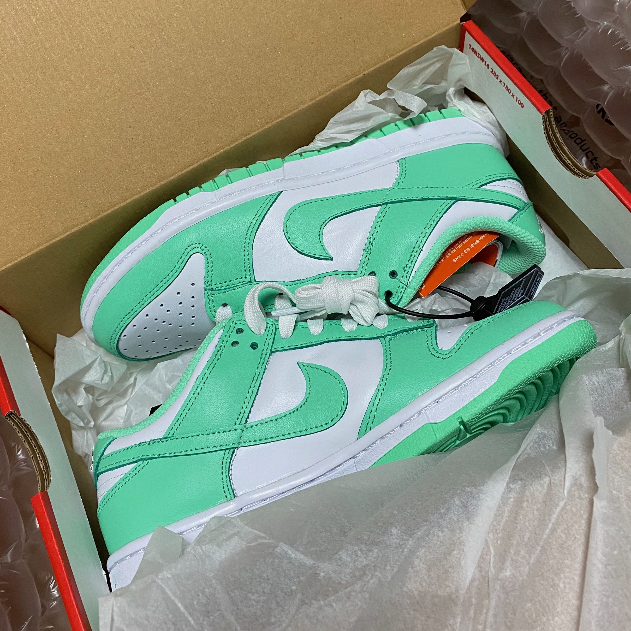 (W) Nike Dunk Low Green Glow 착용 스타일