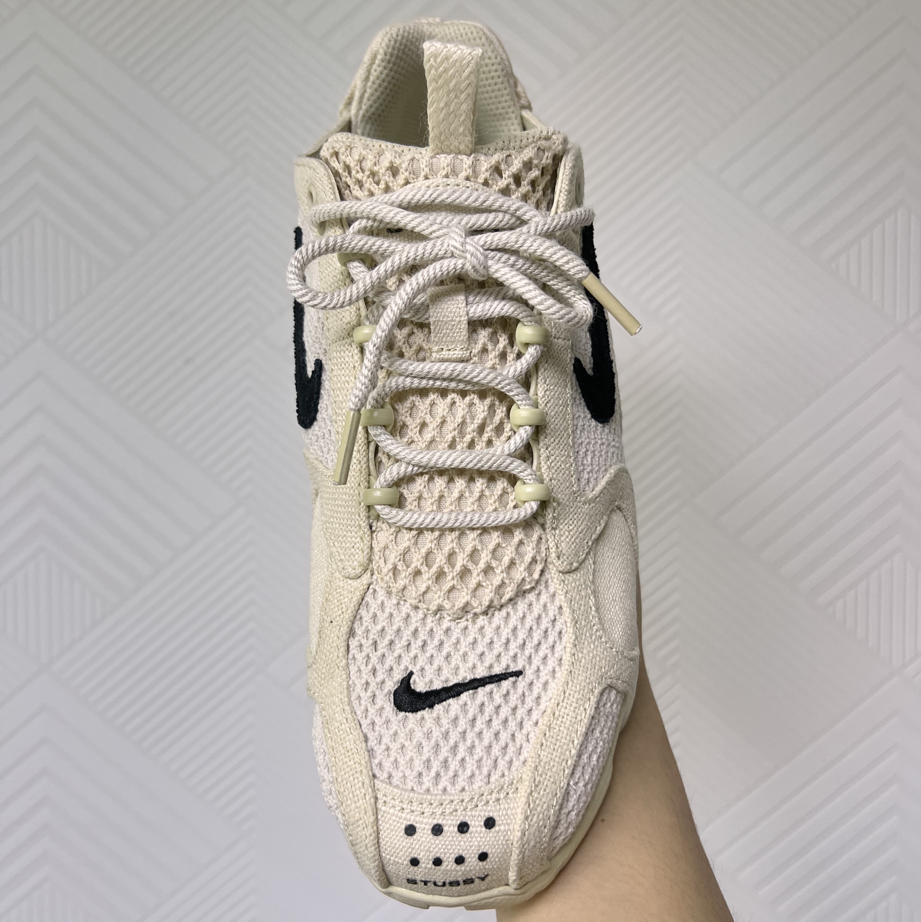 Nike x Stussy Air Zoom Spiridon Cage 2 Fossil 착용 스타일 - 4