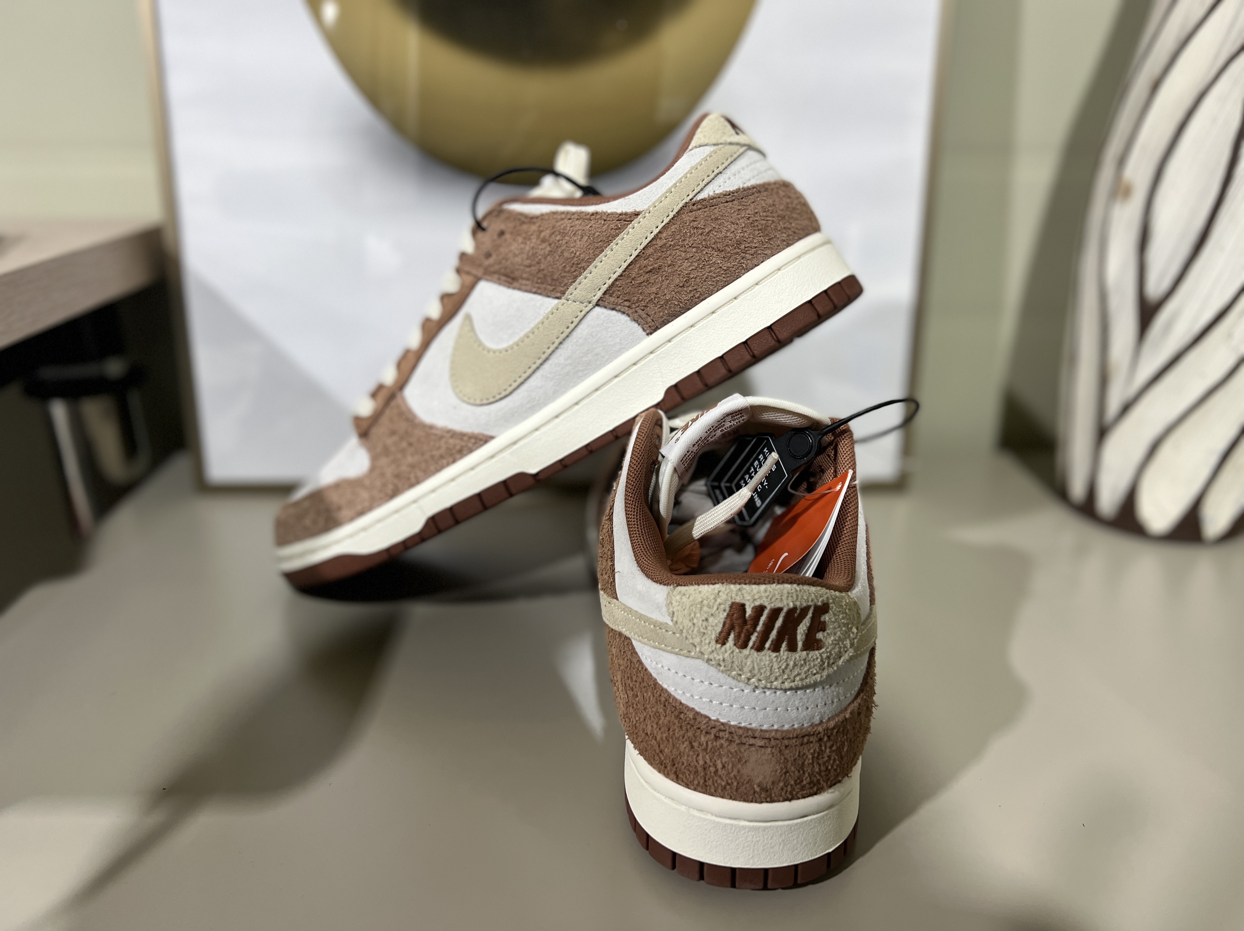 Nike Dunk Low Pro Premium Medium Curry 착용 스타일 - 2