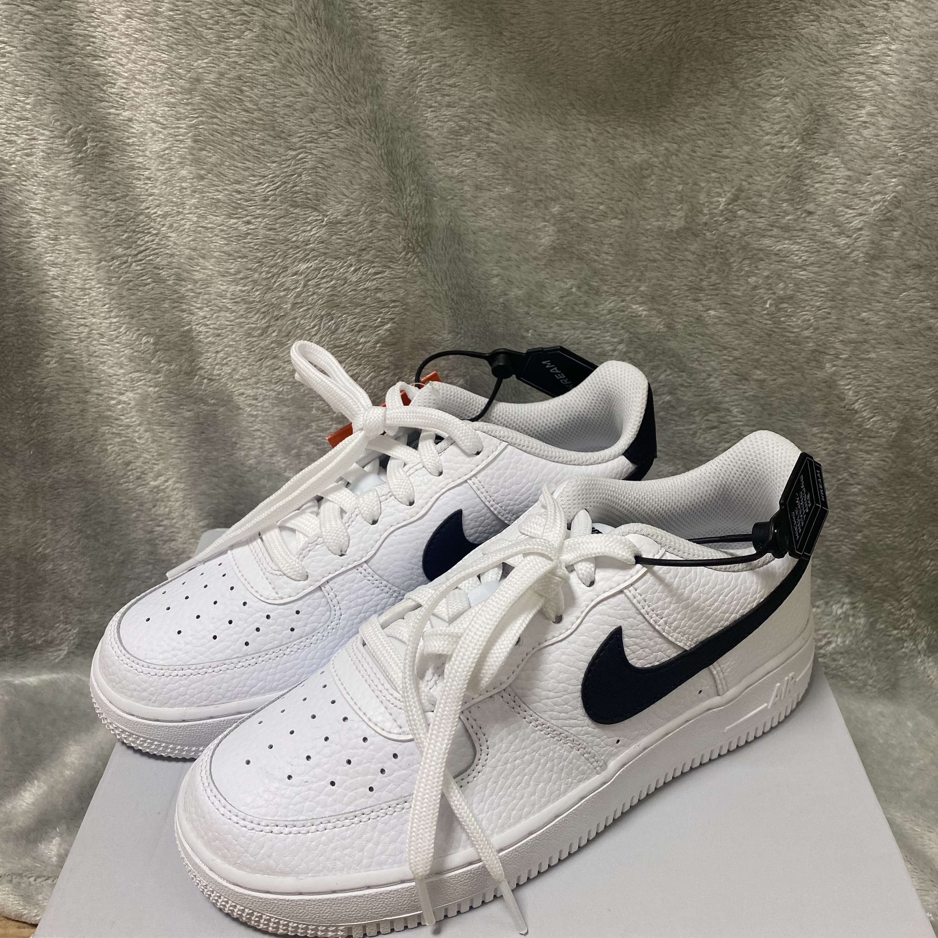 (GS) Nike Air Force 1 White Black 착용 스타일