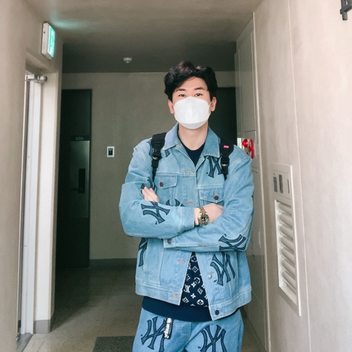 Supreme x New York Yankees Denim Trucker Jacket Washed Blue - 21FW, Supreme x New York Yankees Regular Jean Washed Blue - 21FW 착용 스타일 - 2