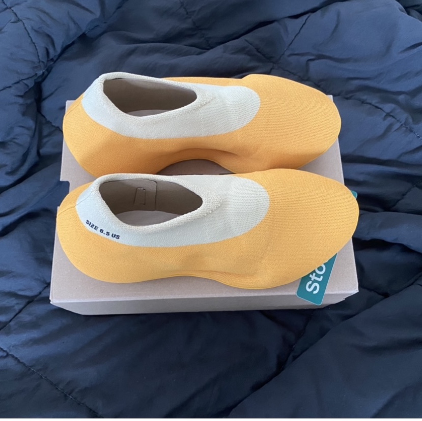 Adidas Yeezy Knit RNR Sulfur 착용 스타일 - 2