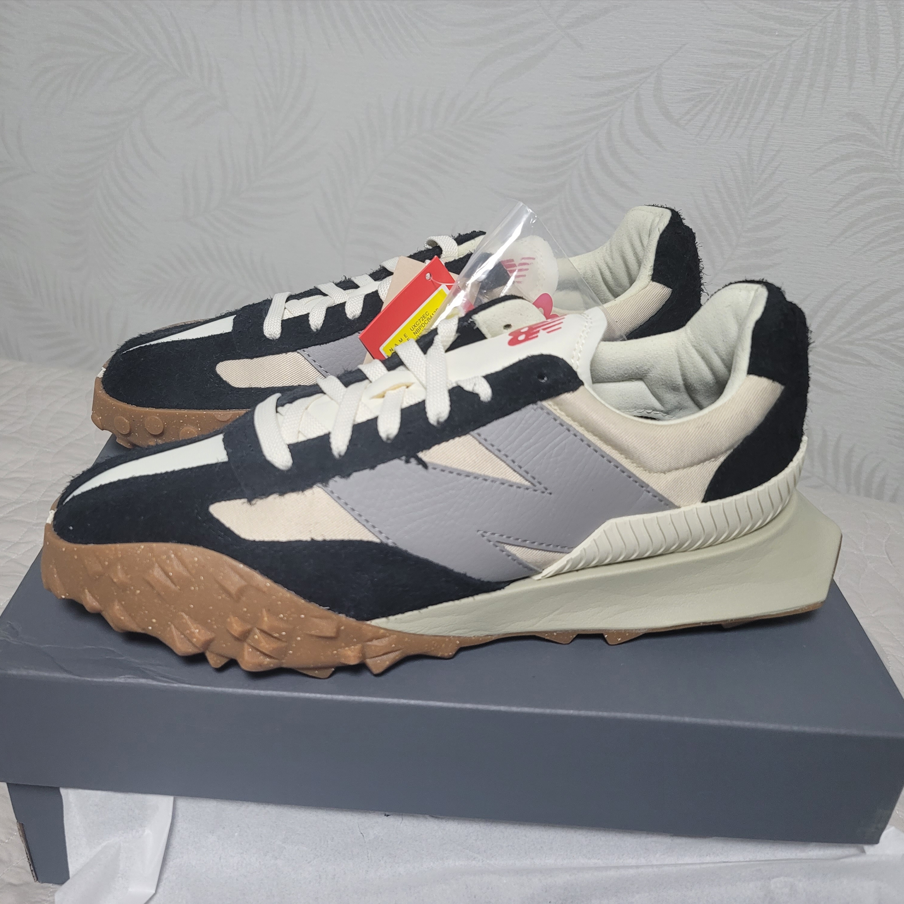 New Balance XC-72 Black Beige 착용 스타일 - 1