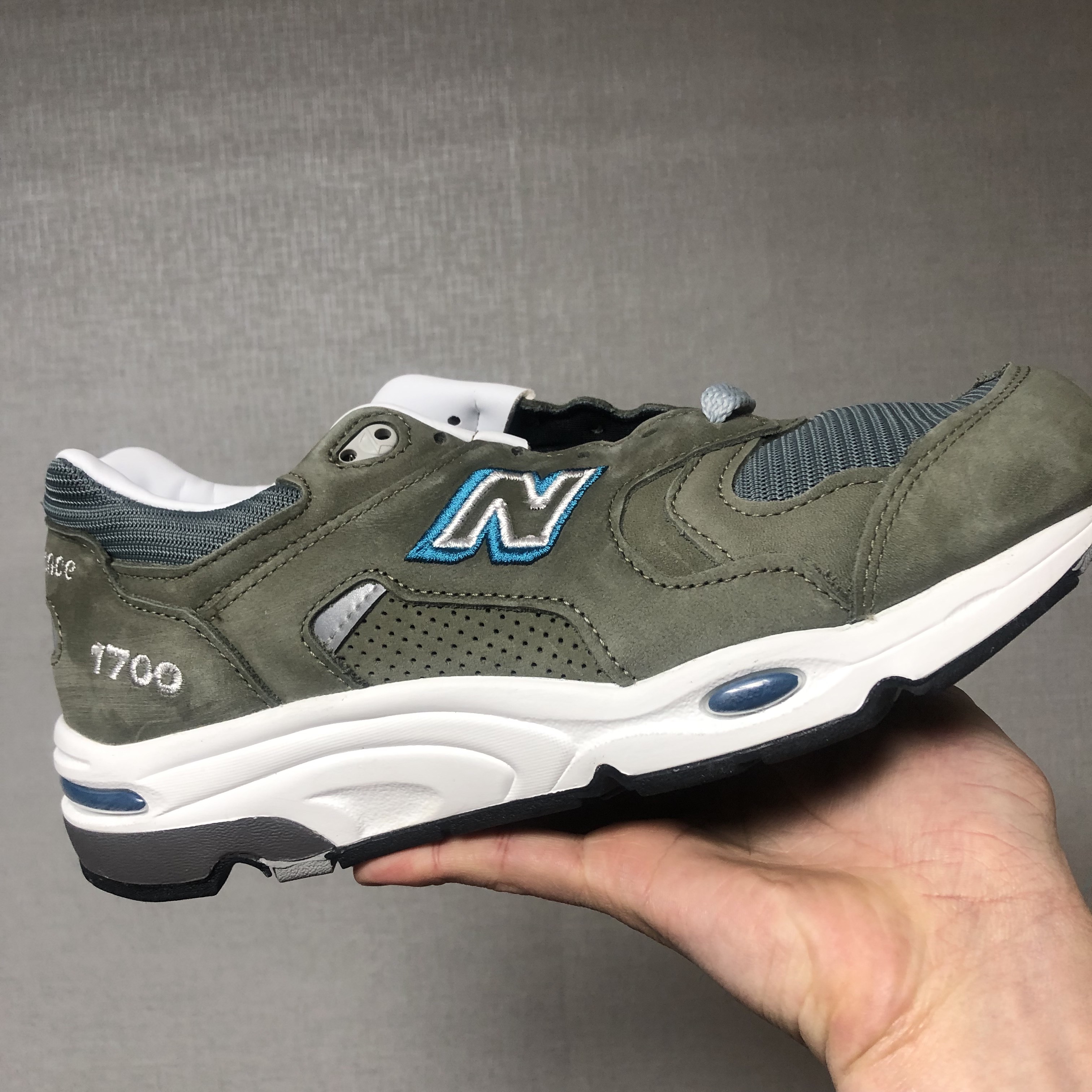 New Balance 1700 Made in USA Brown Steel Blue 착용 스타일