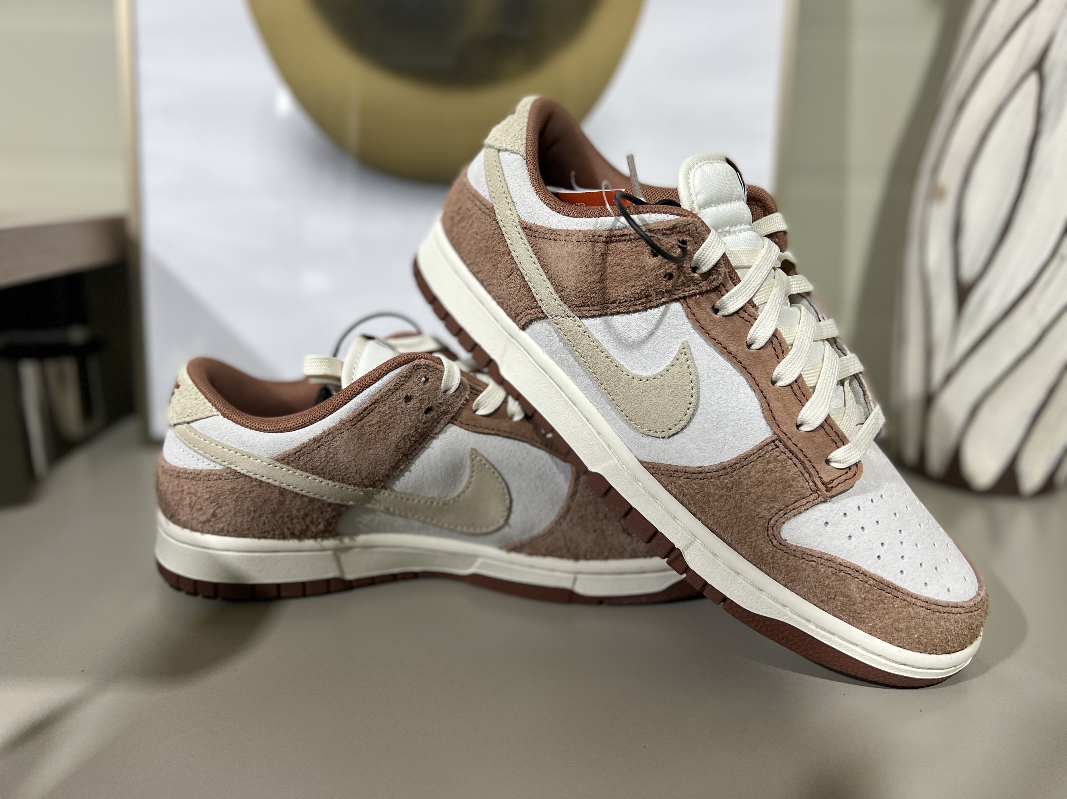 Nike Dunk Low Pro Premium Medium Curry 착용 스타일 - 1