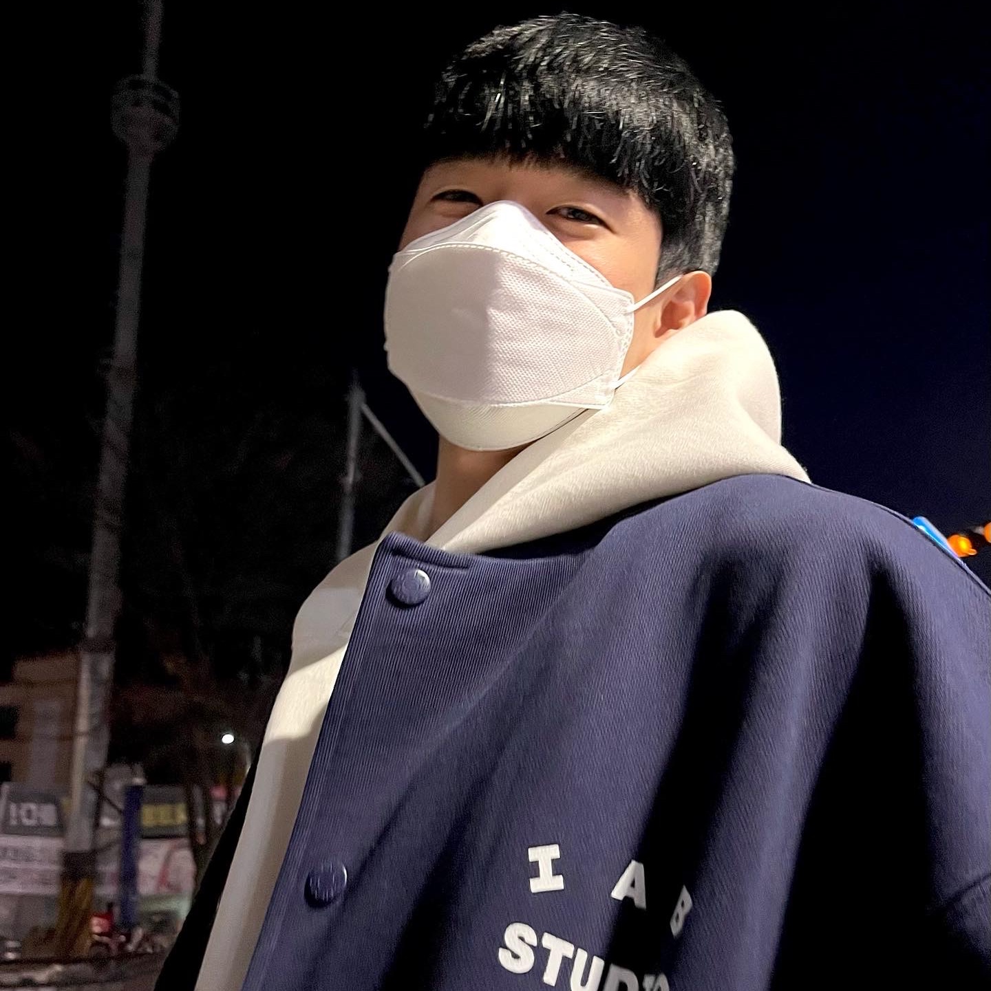 IAB Studio Cotton Stadium Jacket Navy - 21SS, Jordan 1 x Travis Scott x Fragment Retro High OG SP Military Blue 착용 스타일 - 3