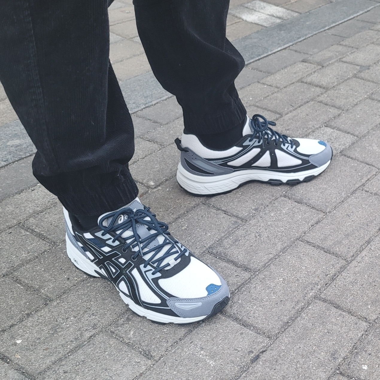 Asics Gel-Venture 6 SPS Glacier Grey 착용 스타일 - 2