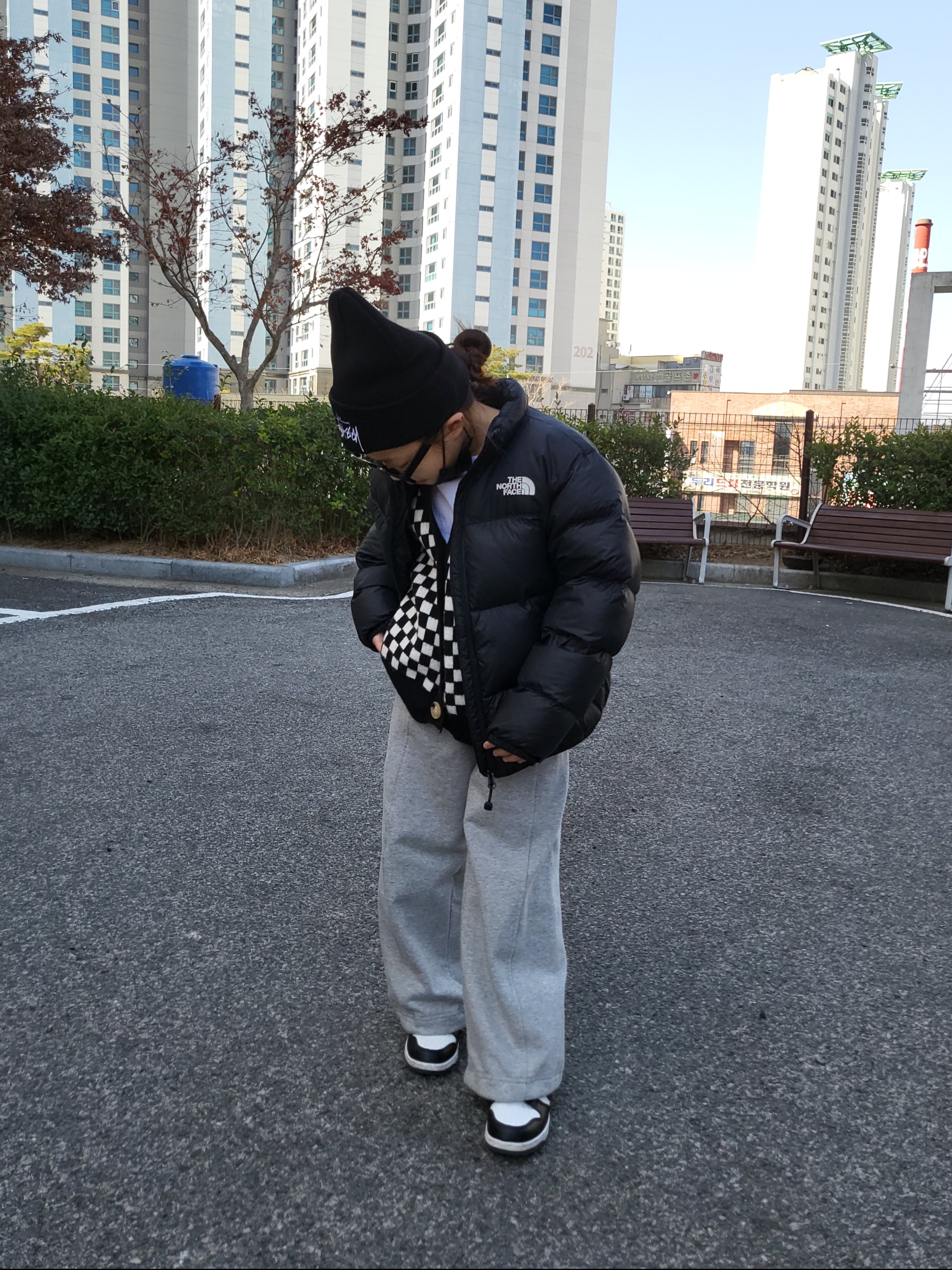 The North Face 1996 Eco Nuptse Jacket Black, (PS) Nike Dunk Low Black 착용 스타일