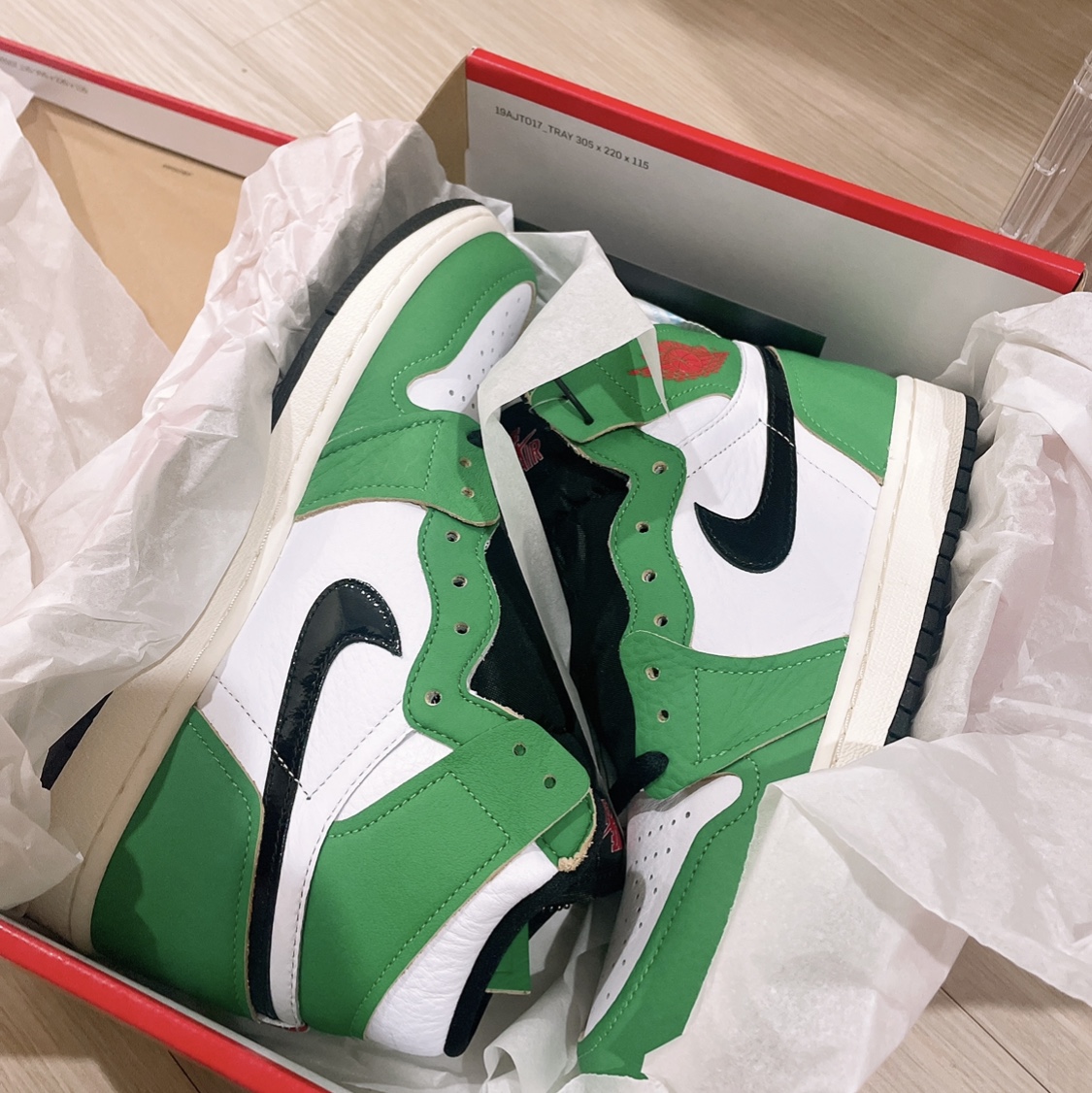 (W) Jordan 1 Retro High OG Lucky Green 착용 스타일 - 2