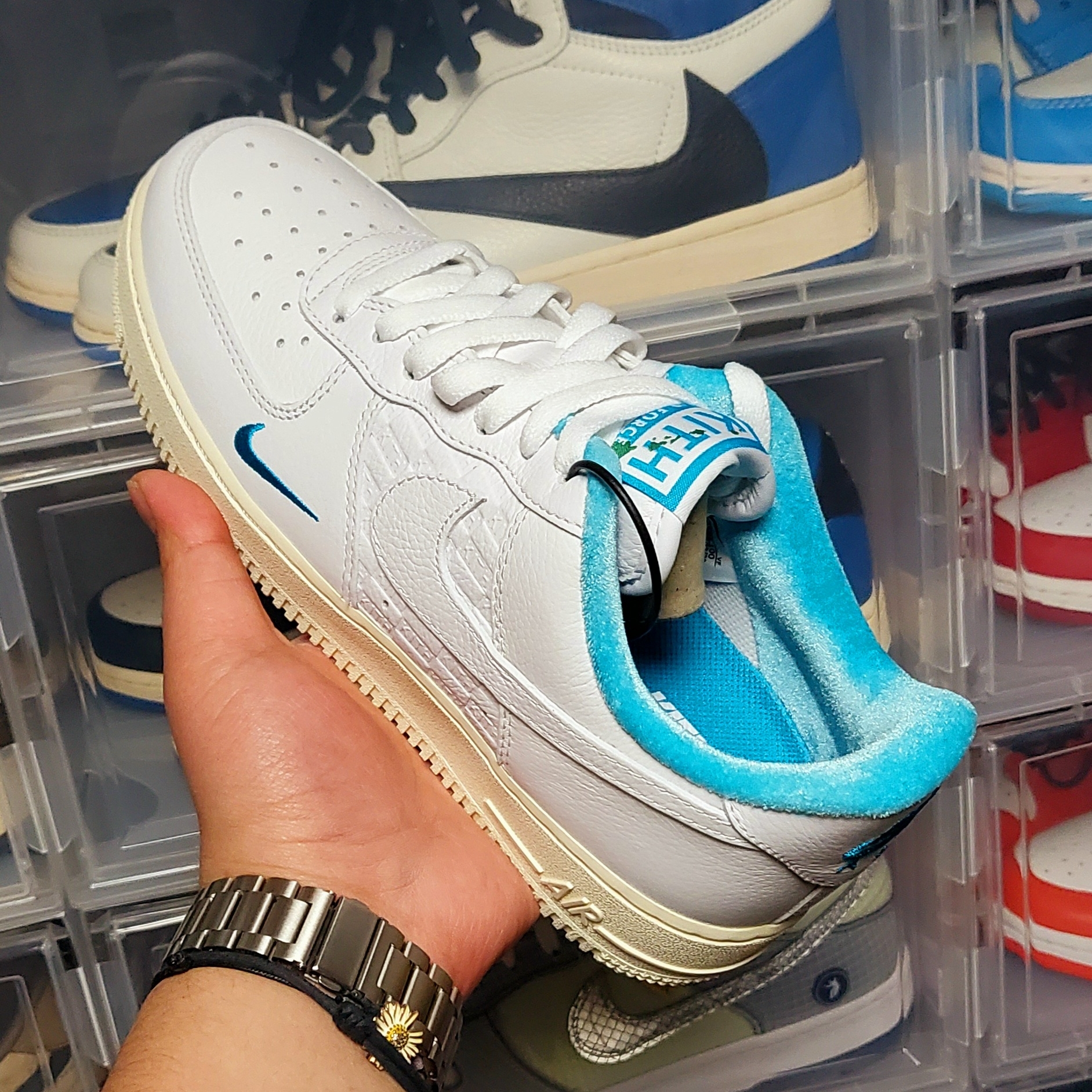 Nike x Kith Air Force 1 Low Hawaii 착용 스타일 - 3