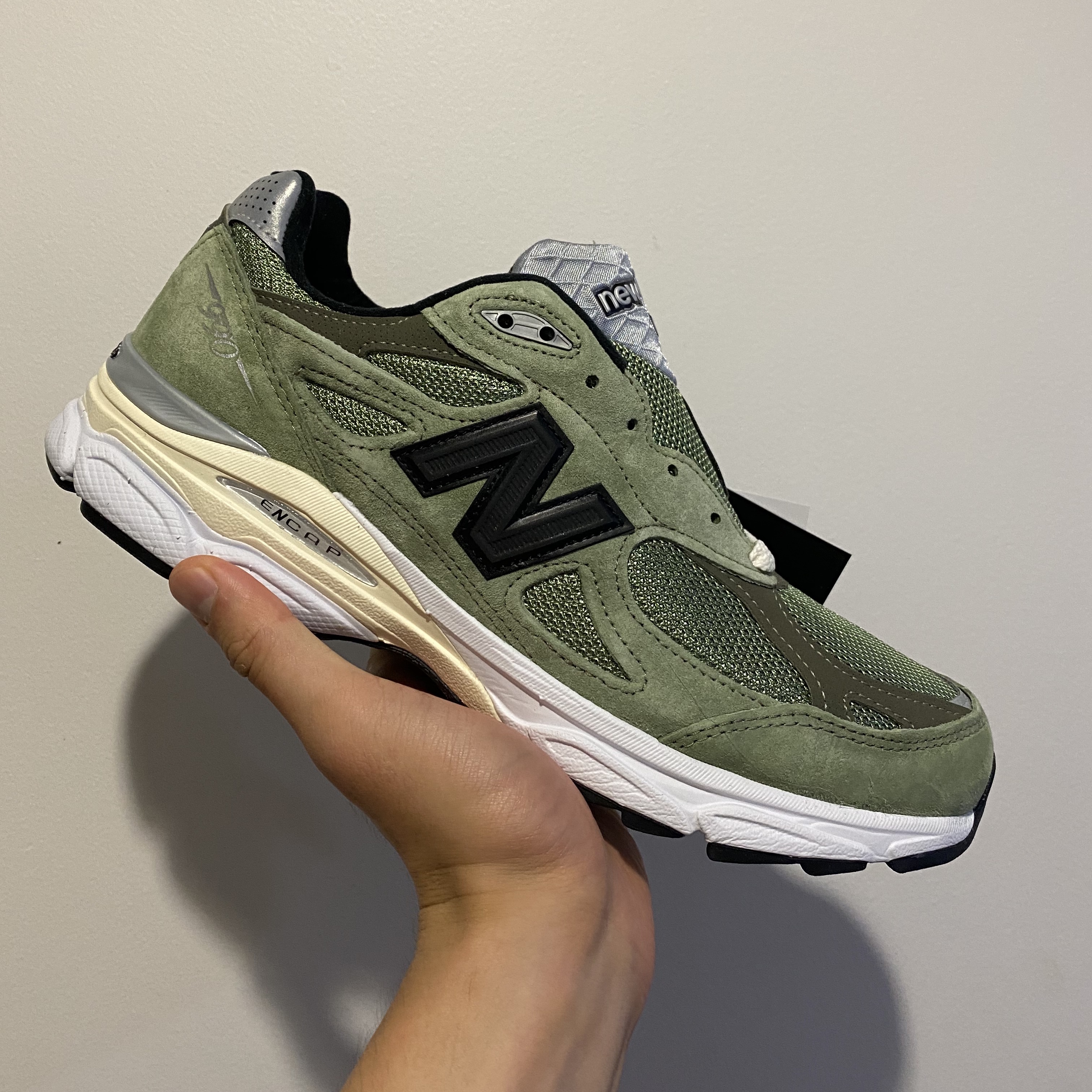 New Balance x JJJJound 990v3 Olive 착용 스타일