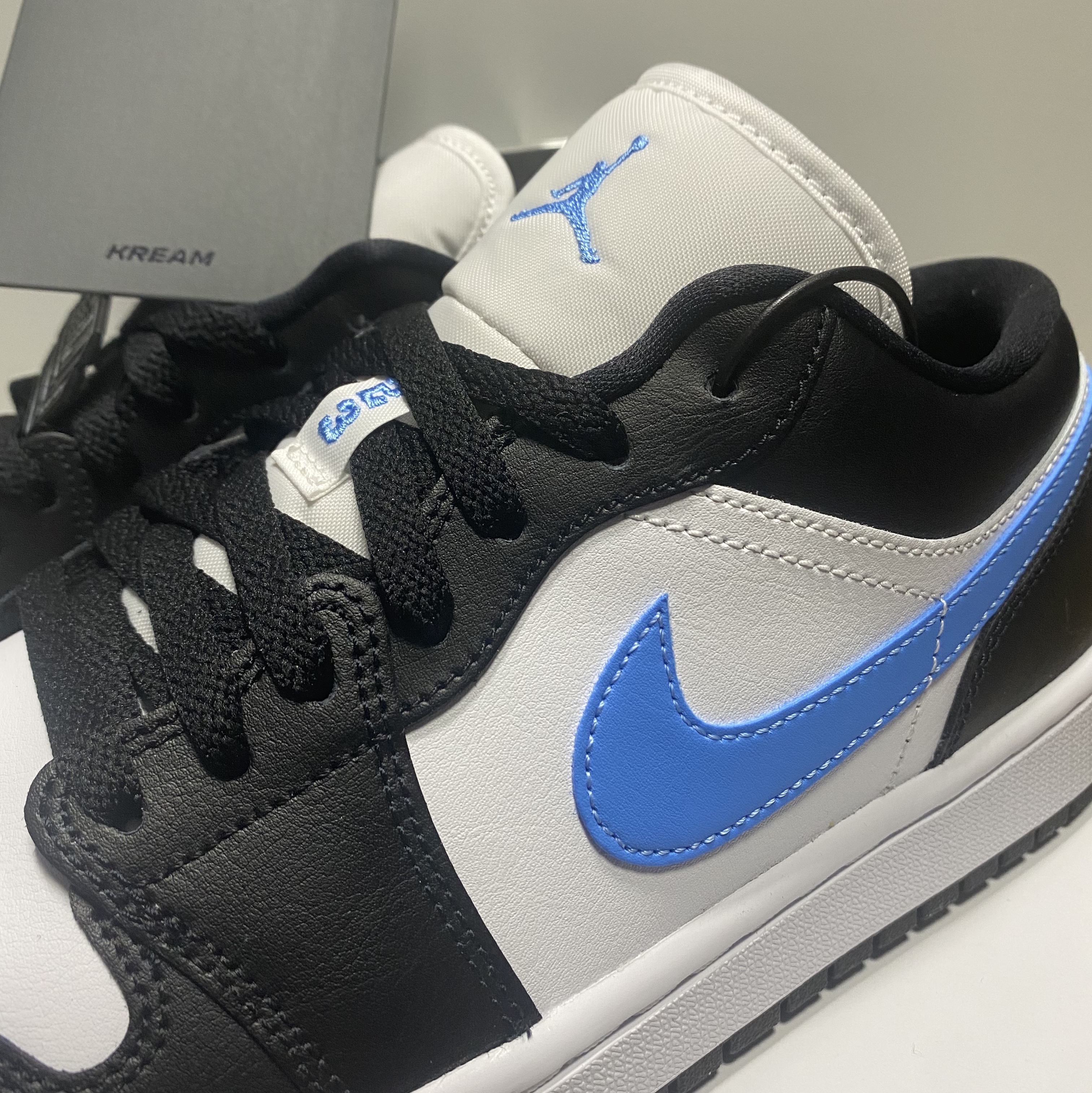 (W) Jordan 1 Low Black University Blue 착용 스타일 - 4