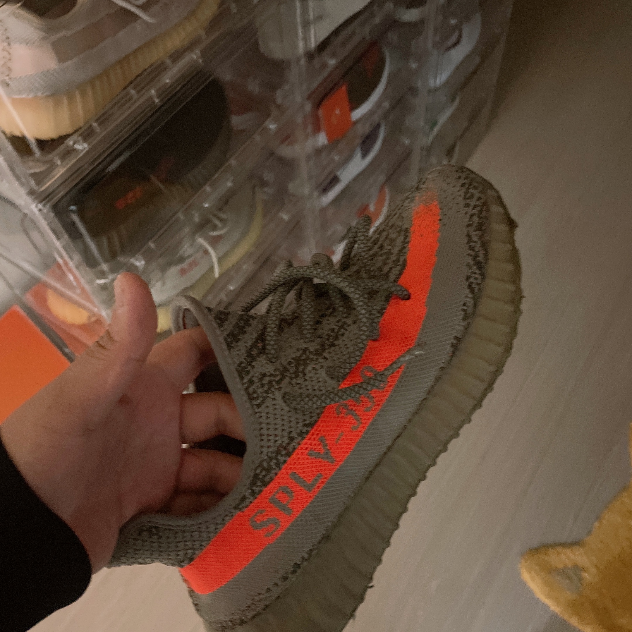Adidas Yeezy Boost 350 V2 Beluga 착용 스타일 - 3