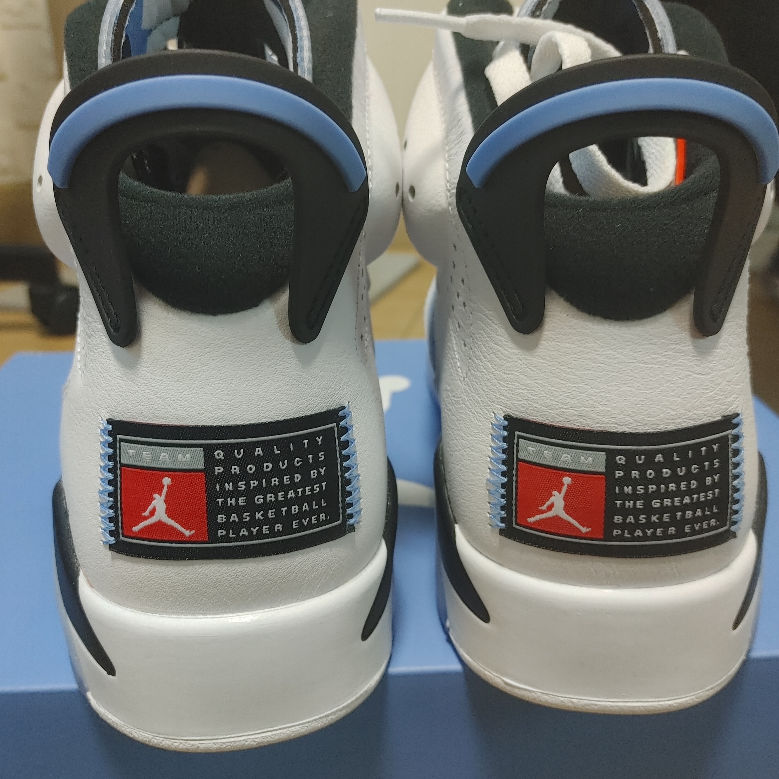 Jordan 6 Retro University Blue 착용 스타일 - 4