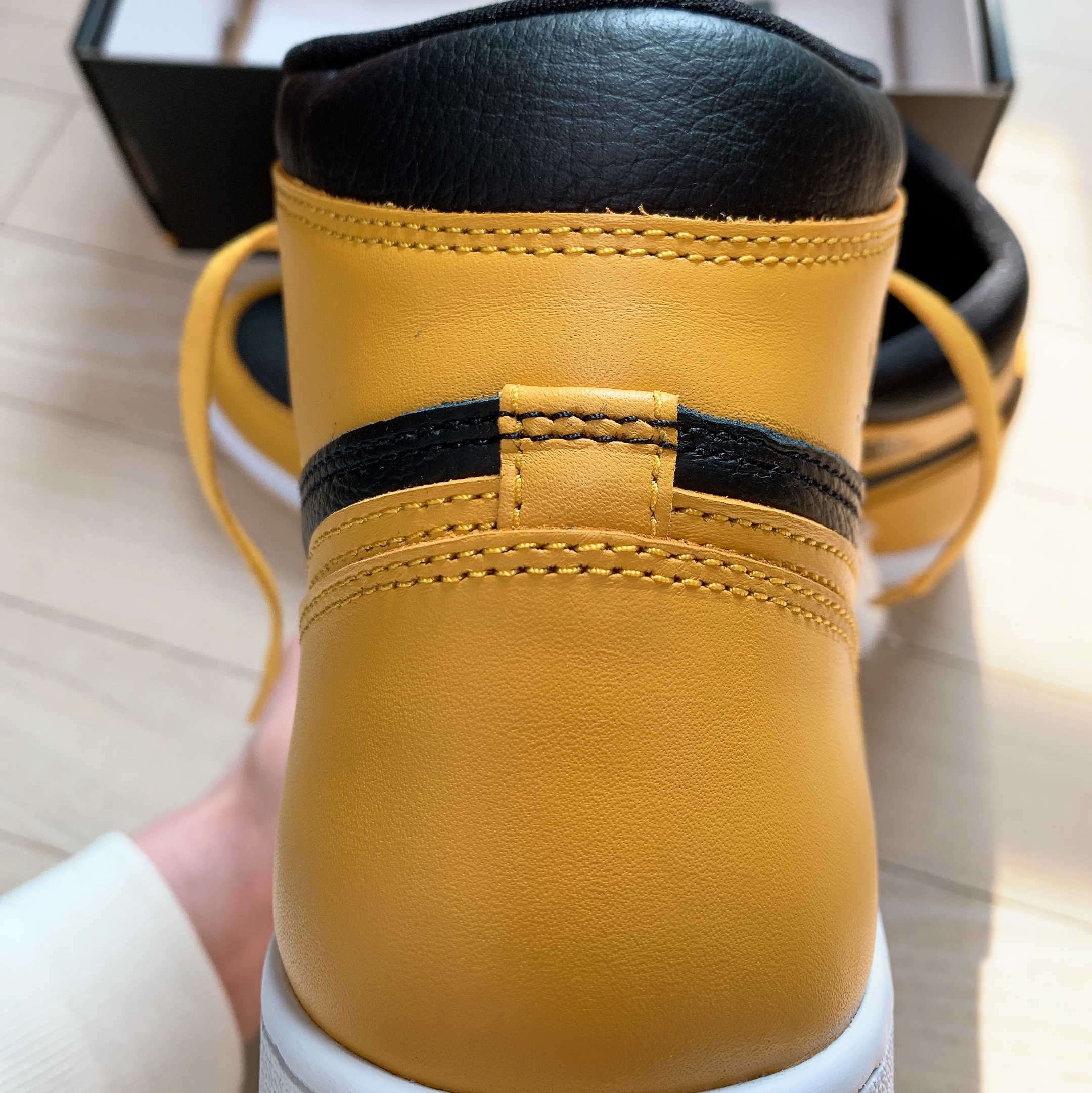 Jordan 1 Retro High OG Dark Marina Blue, Jordan 1 Retro High OG Pollen 착용 스타일 - 4