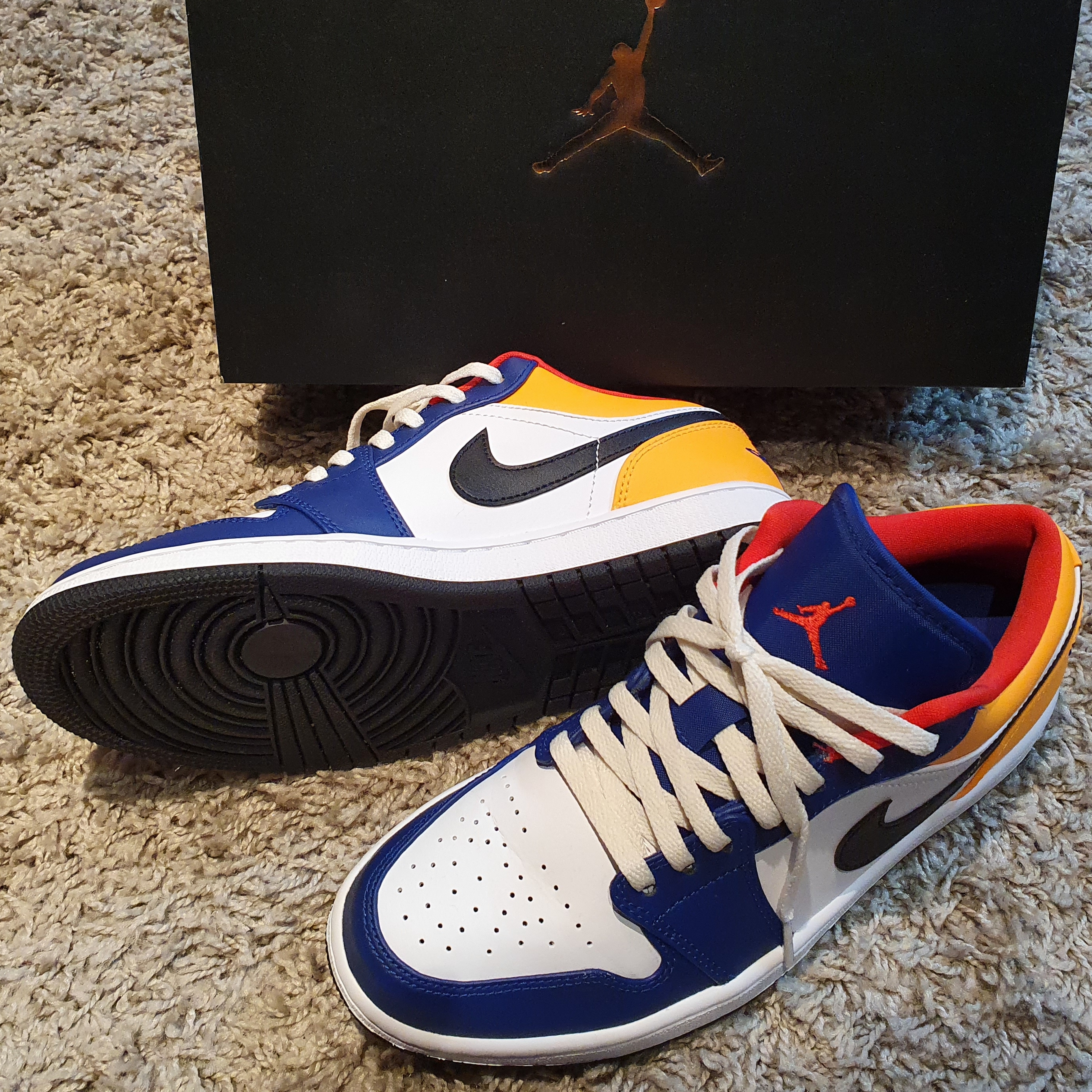 Jordan 1 Low Royal Yellow 착용 스타일