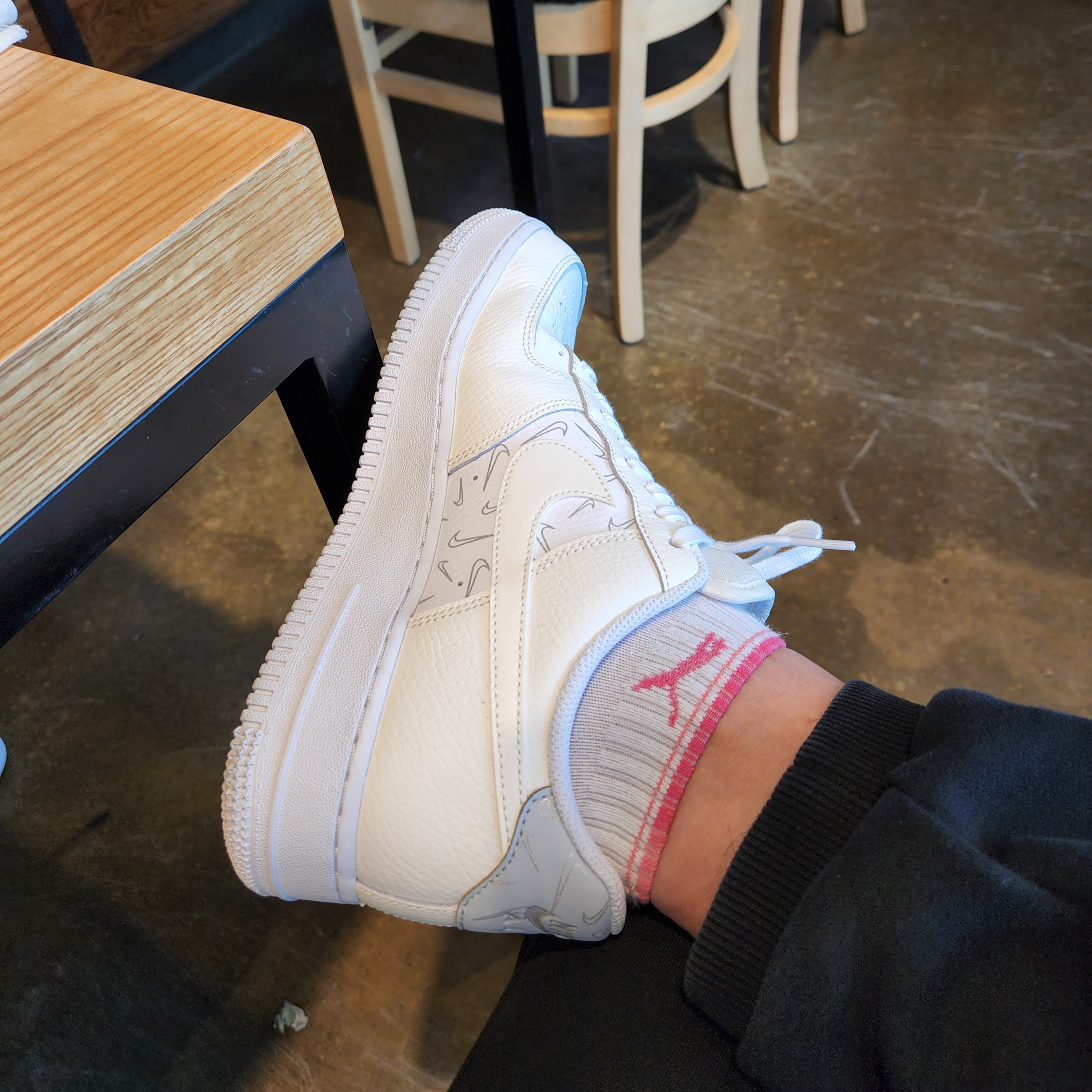 (W) Nike Air Force 1 '07 Low Sail White 착용 스타일 - 1