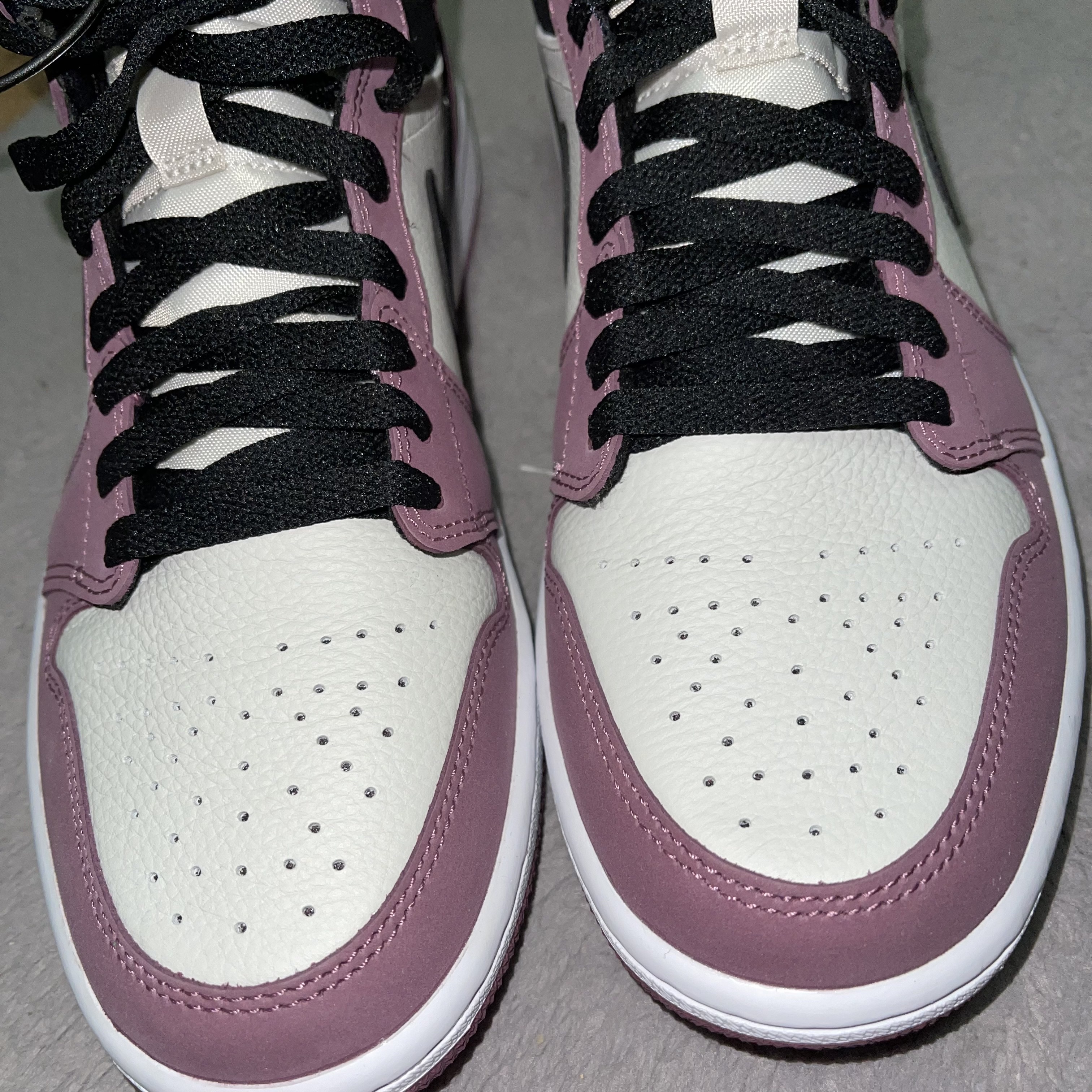(W) Jordan 1 Mid SE Light Mulberry 착용 스타일 - 2