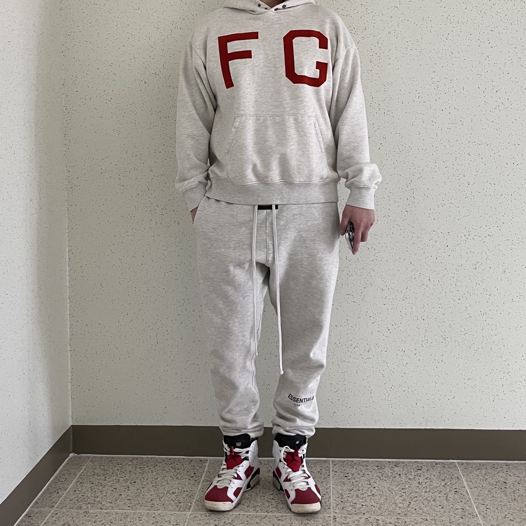 Fear of God Monarch Hoodie Cream Heather, Essentials The Core Collection Sweatpants Oatmeal 착용 스타일