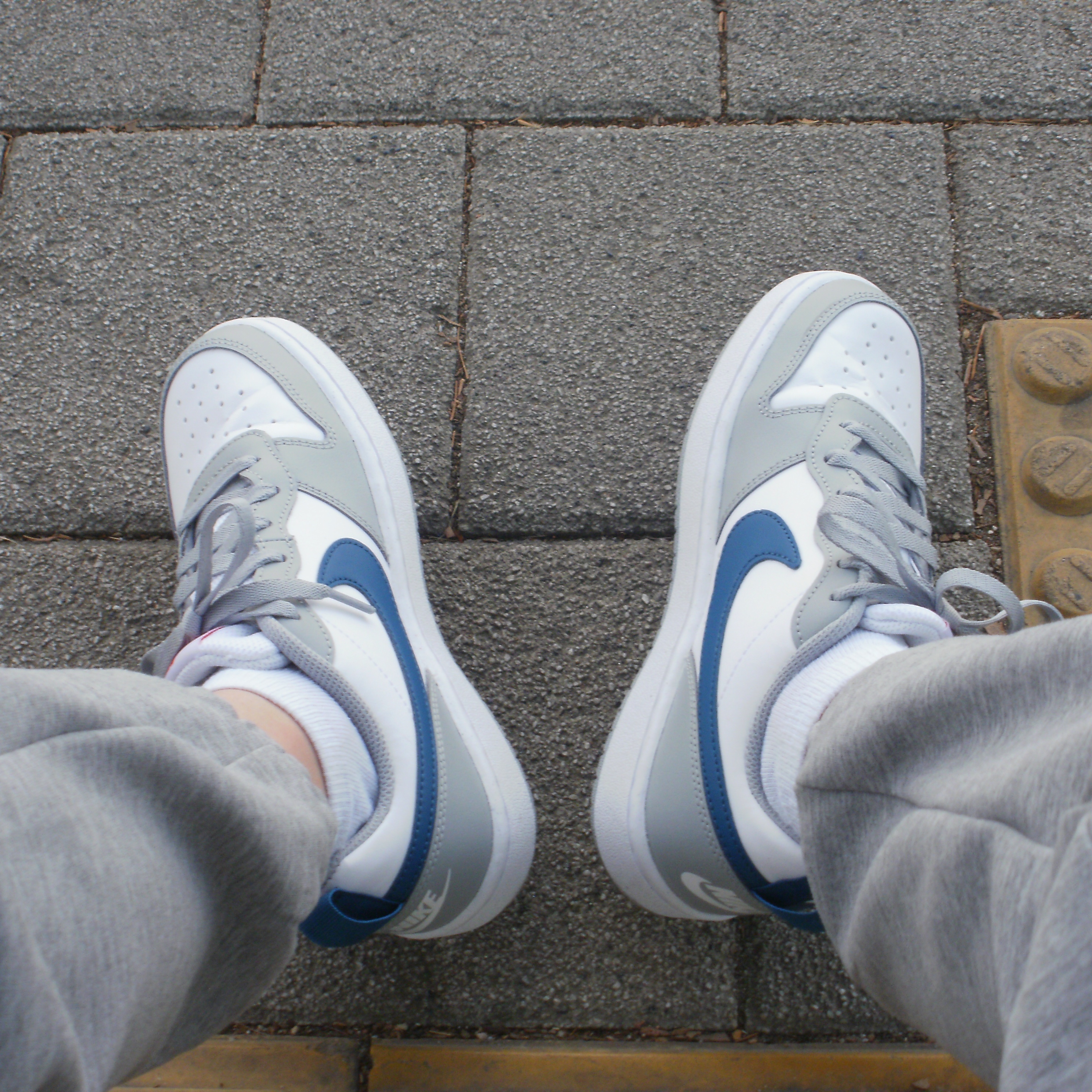 (GS) Nike Court Borough Low 2 Light Smoke Grey 착용 스타일 - 2