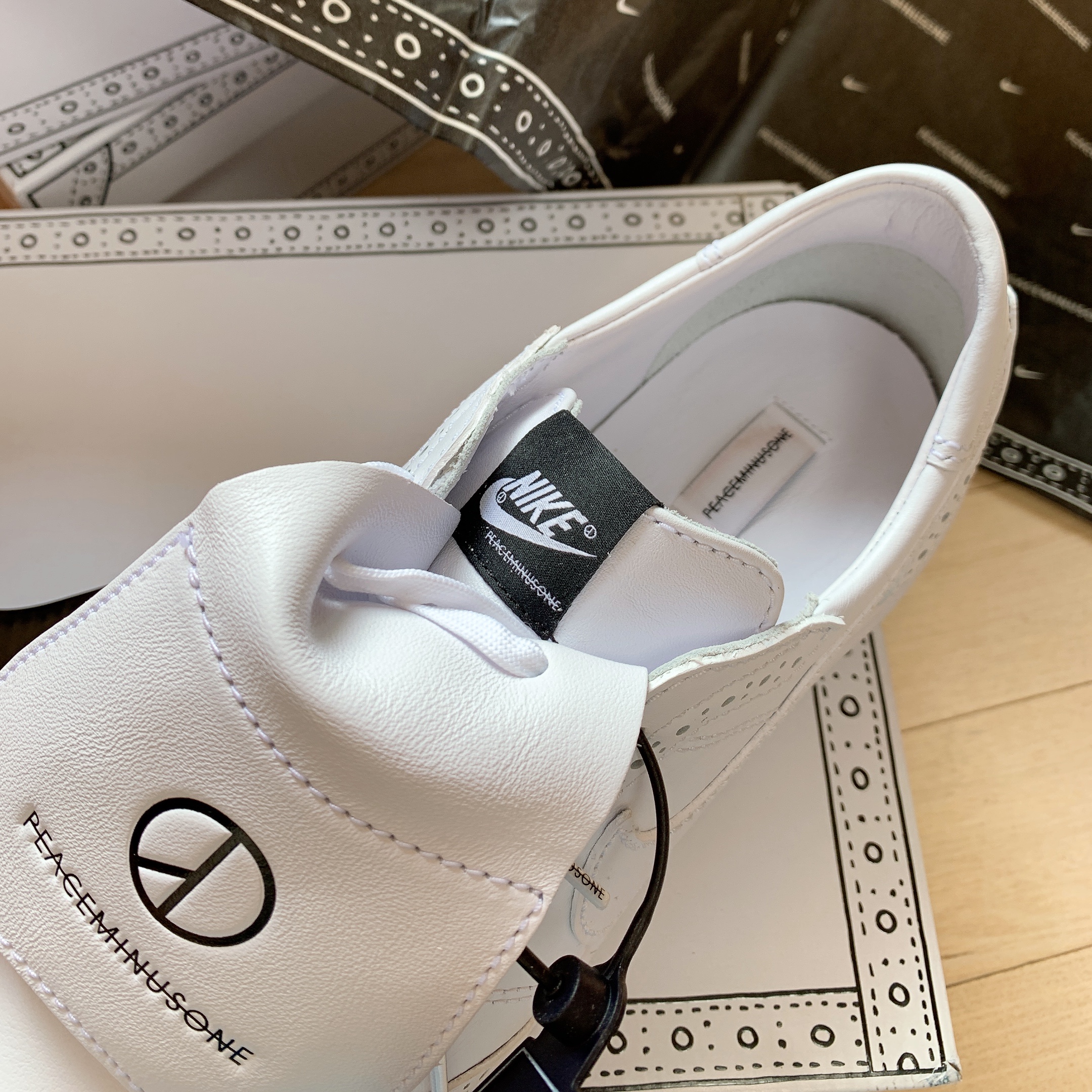 Nike x Peaceminusone Kwondo1 White 착용 스타일 - 2