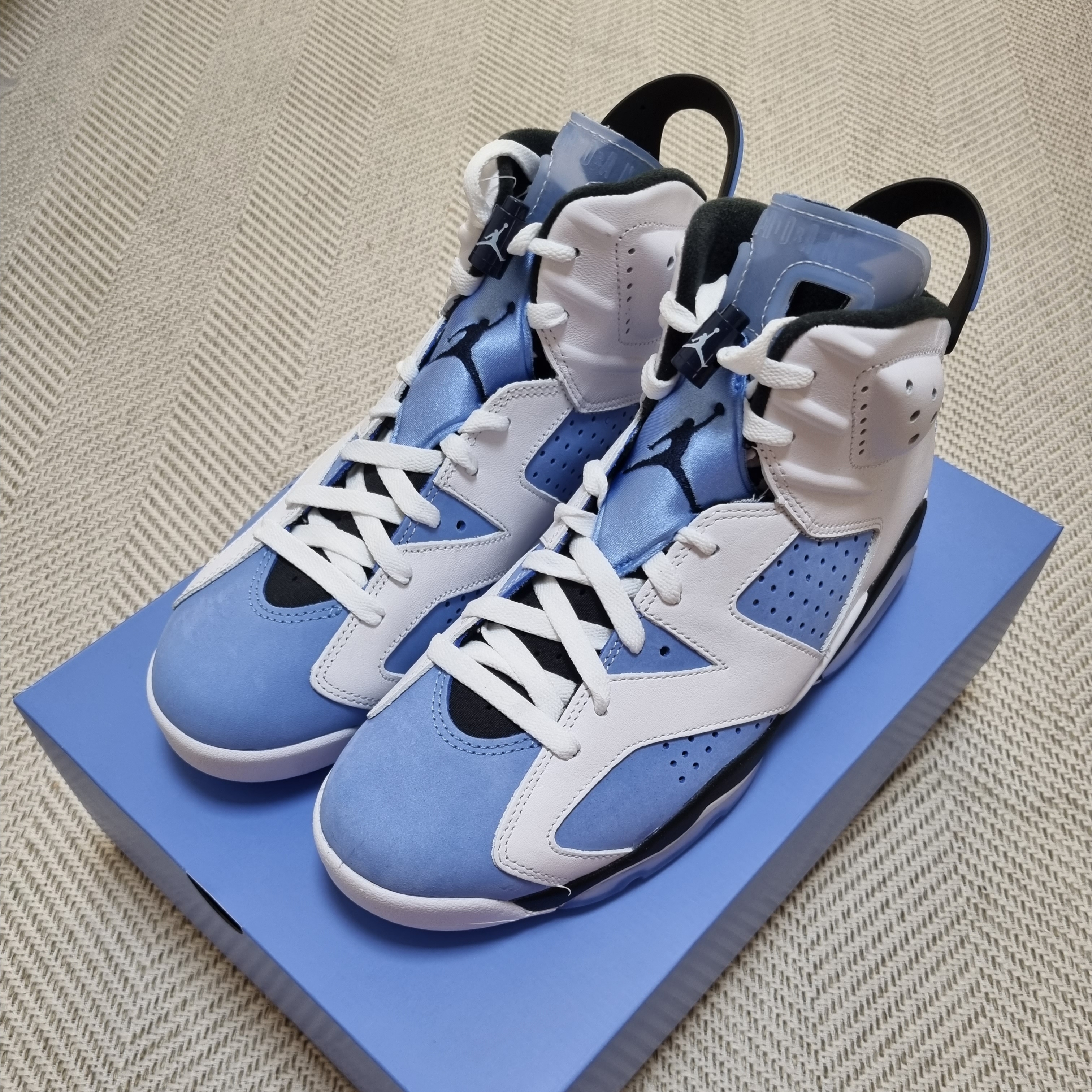 Jordan 6 Retro University Blue 착용 스타일 - 2