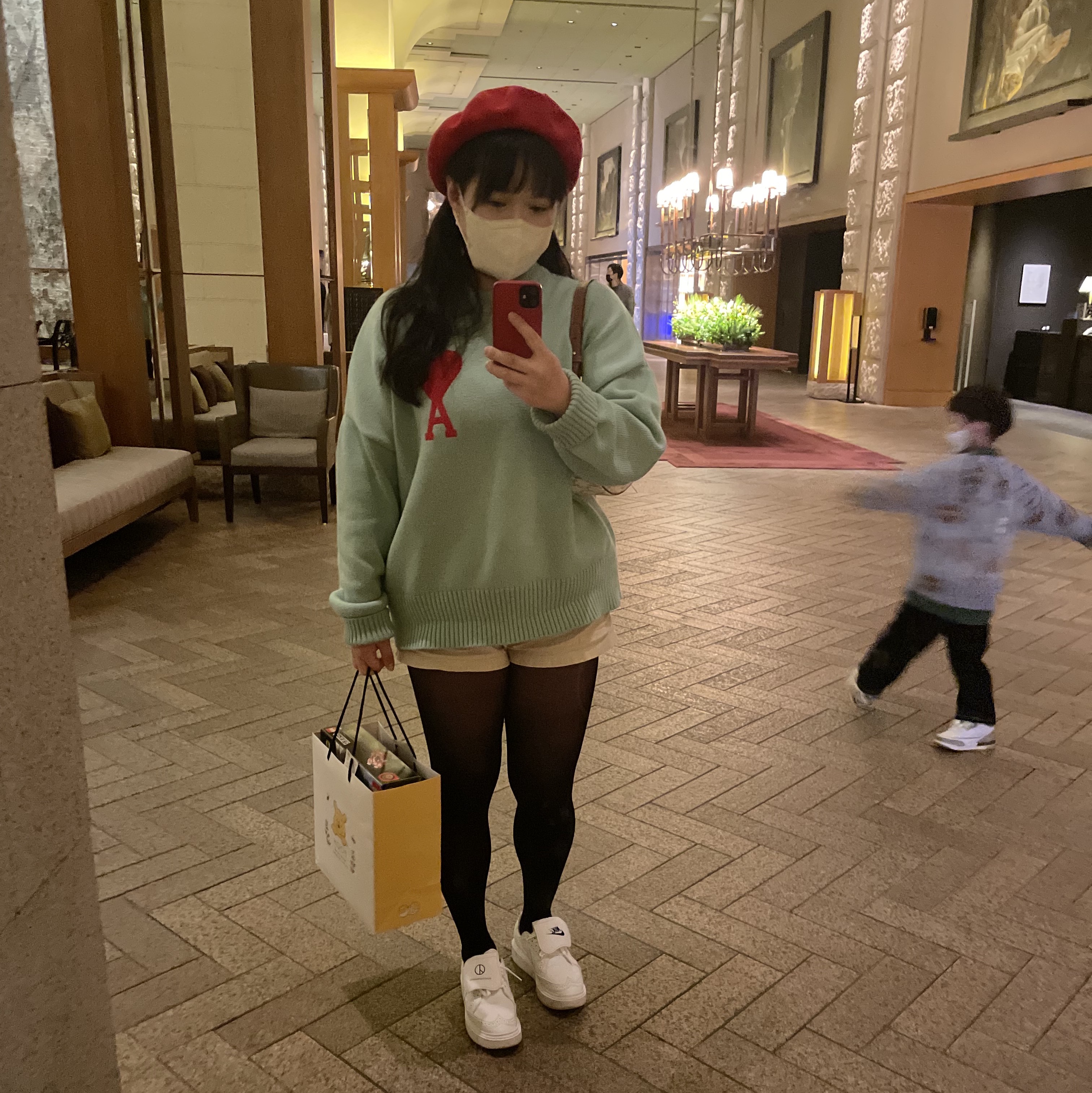 Celine Ava Bag in Triomphe Canvas and Calfskin Tan, AMI de Coeur Oversize Sweater Green Aqua 착용 스타일 - 3