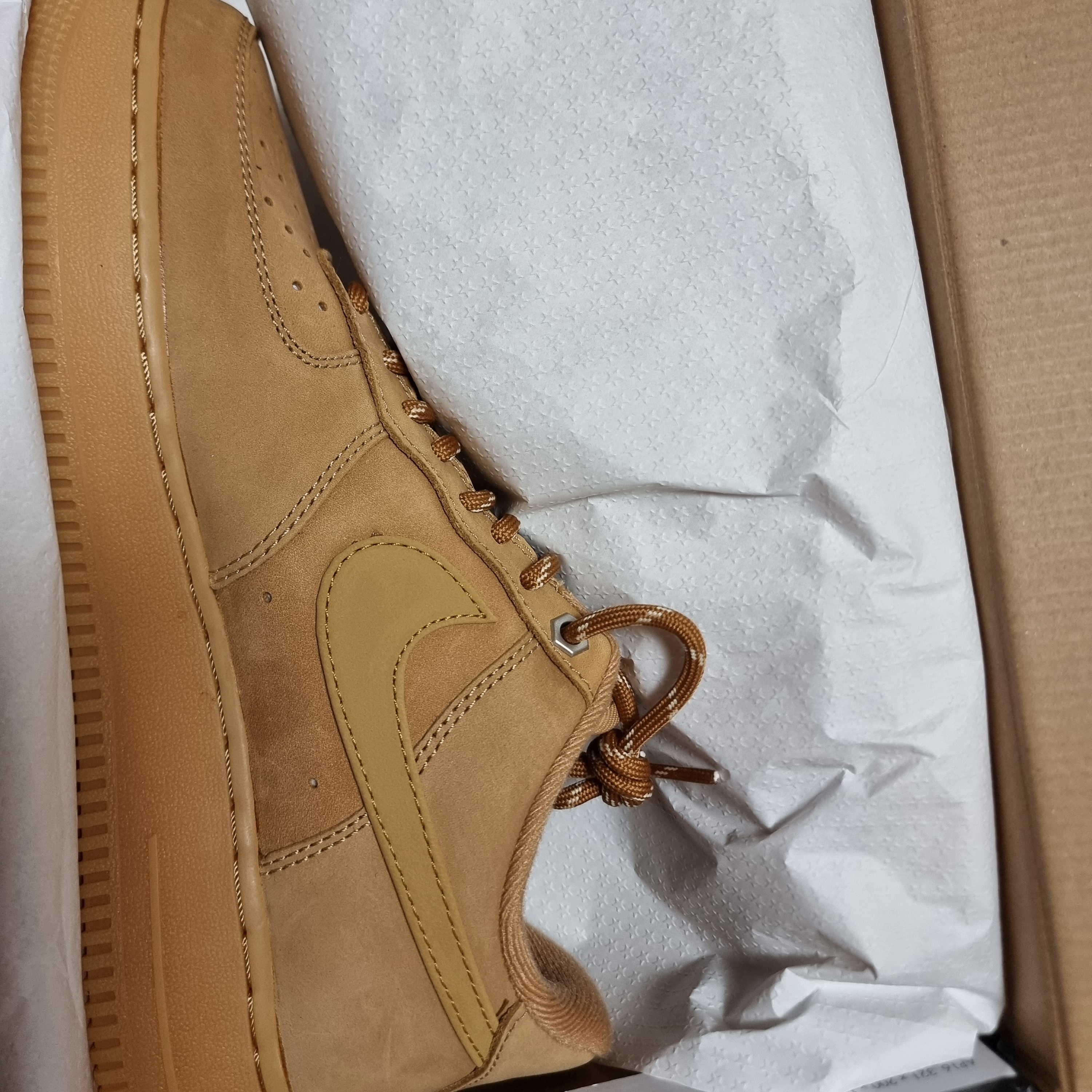 Nike Air Force 1 '07 WB Flax 착용 스타일
