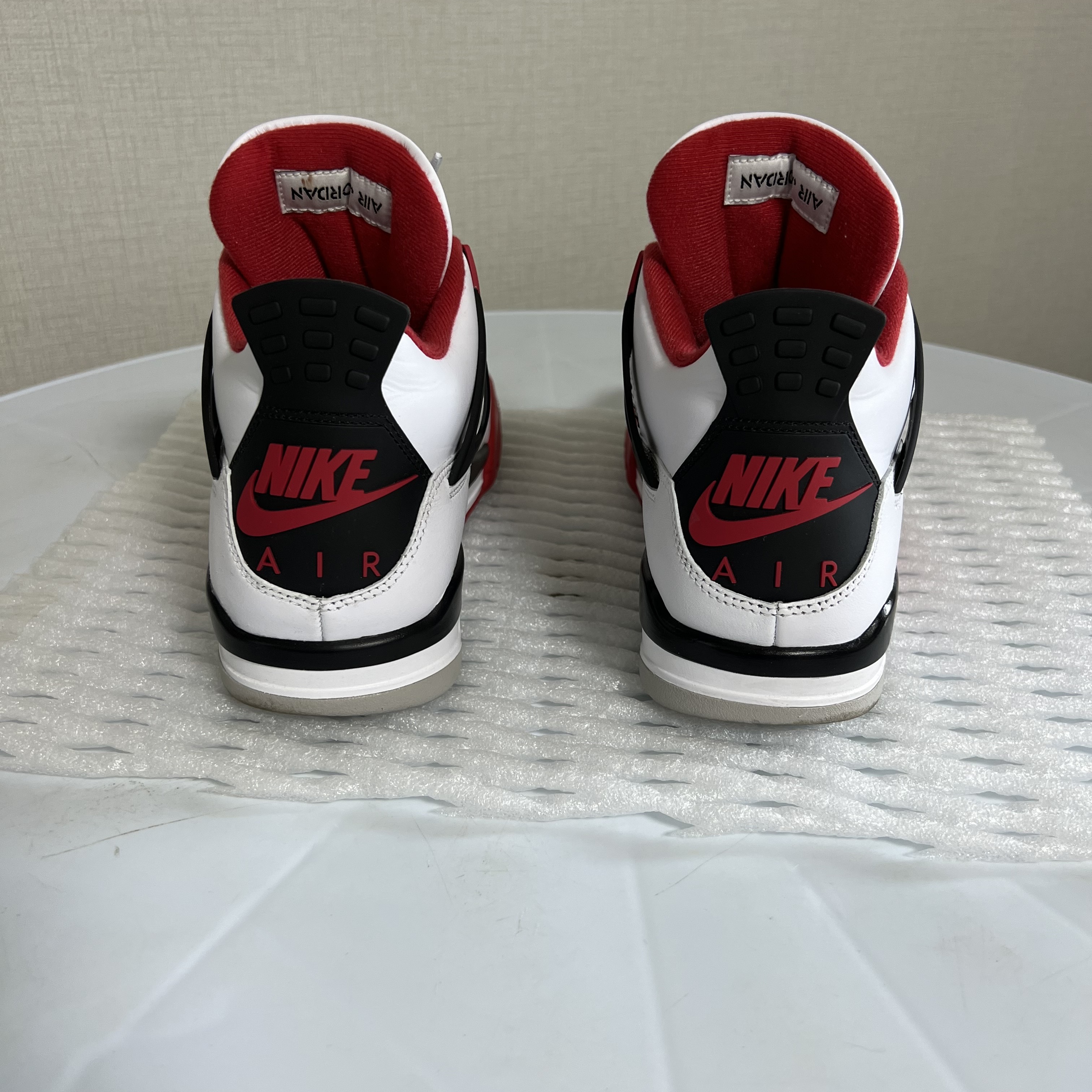 Jordan 4 Retro OG Fire Red 2020 착용 스타일 - 4