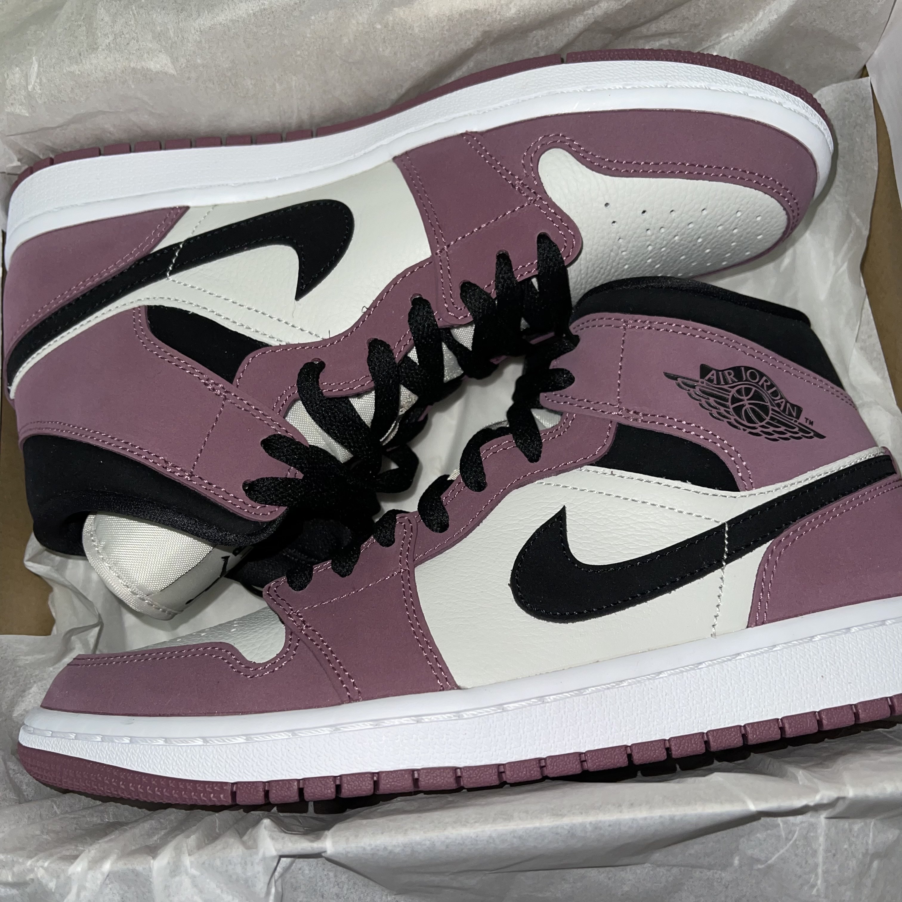 (W) Jordan 1 Mid SE Light Mulberry 착용 스타일 - 1