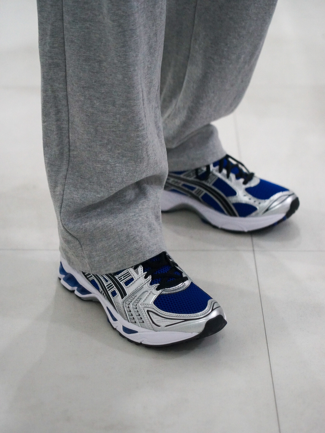 Asics Gel-Kayano 14 Monaco Blue Black 착용 스타일 - 2