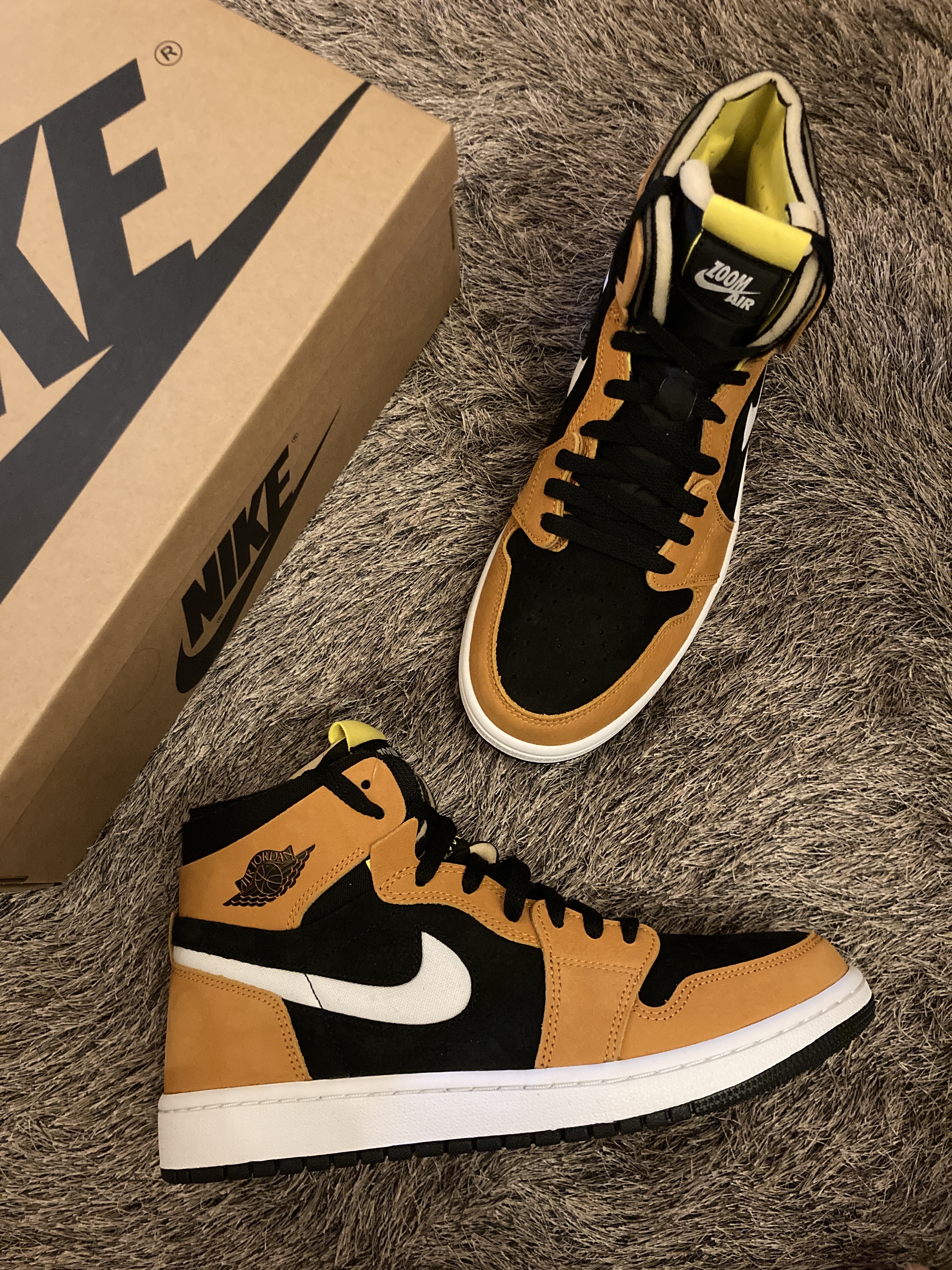 Jordan 1 Zoom Air CMFT Monarch Orange 착용 스타일 - 2