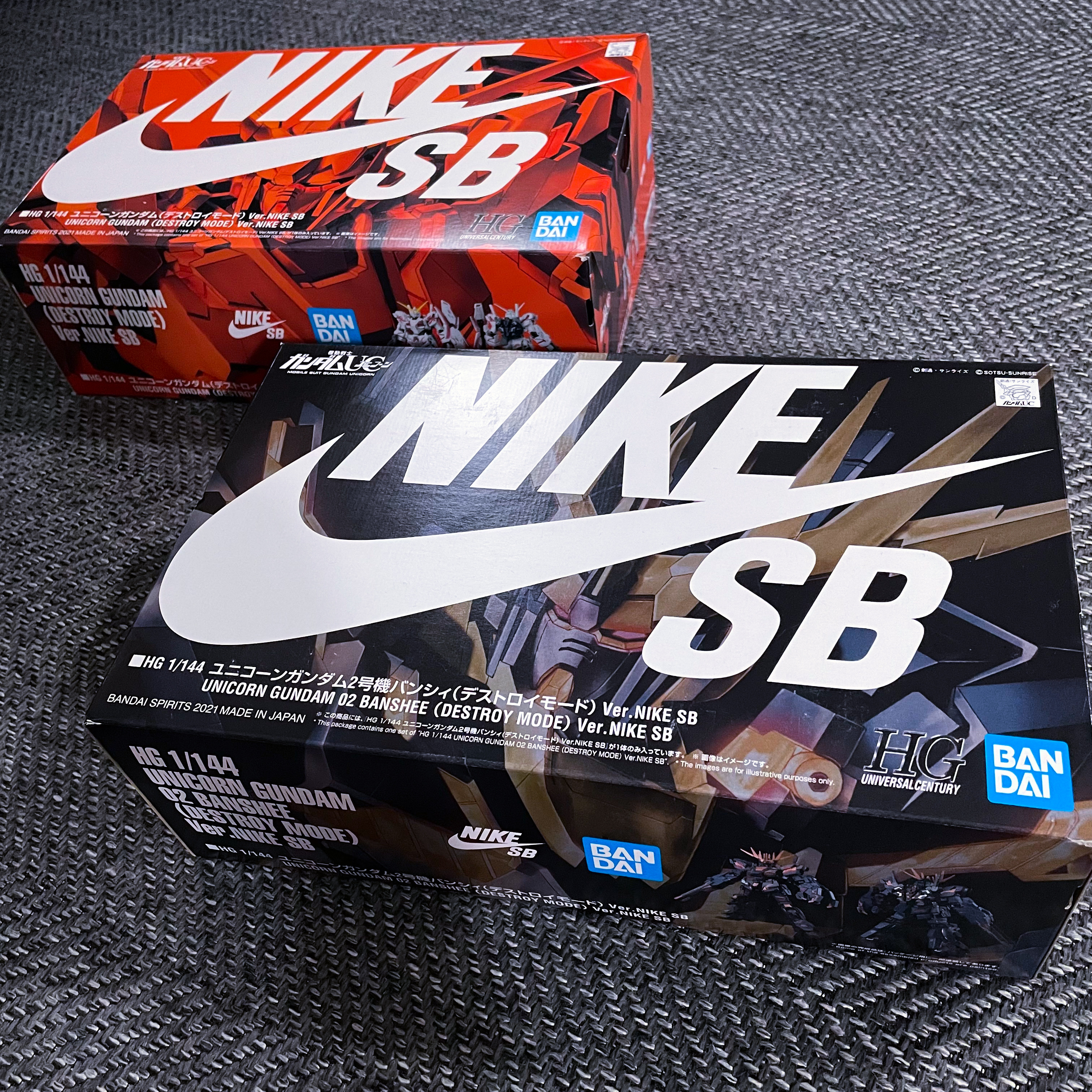 Bandai x Nike SB HG Unicorn Gundam & HG Unicorn 02 Banshee Set (Destroy Mode), Nike x Gundam SB Dunk High Pro QS Unicorn RX-0 착용 스타일 - 1