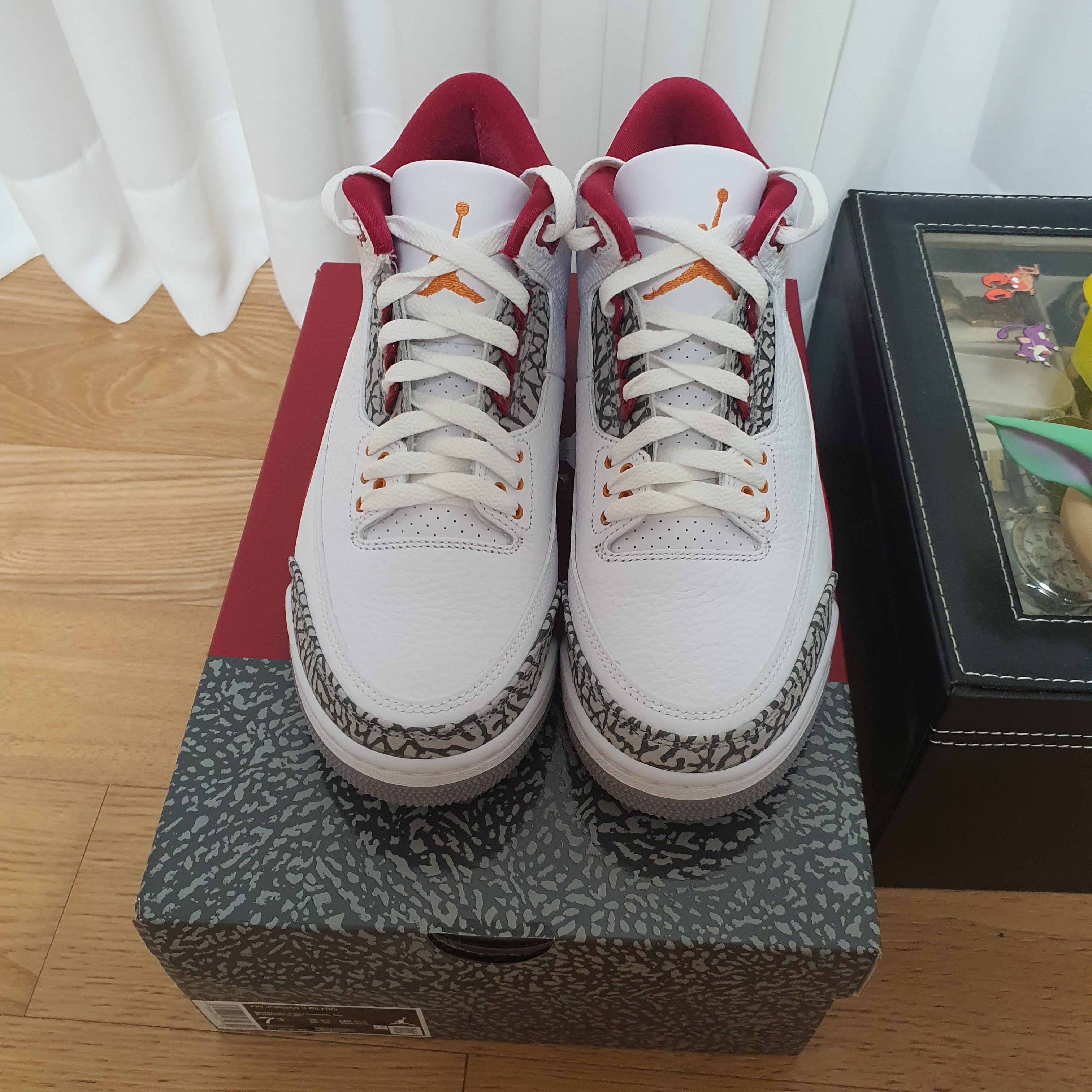 Jordan 3 Retro Cardinal Red 착용 스타일 - 1